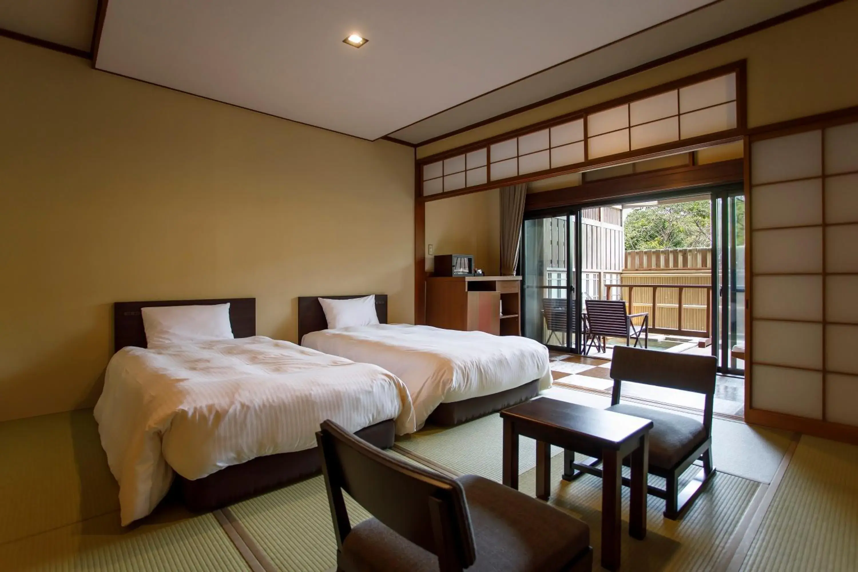 Bed in Hakone Kowakien Mikawaya Ryokan Bed in Hakone Kowakien Mikawaya Ryokan