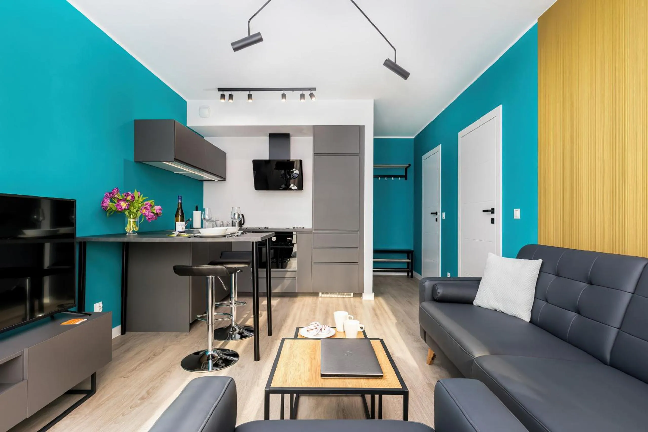 Living room in Modern City Center Apartments by Noclegi Renters