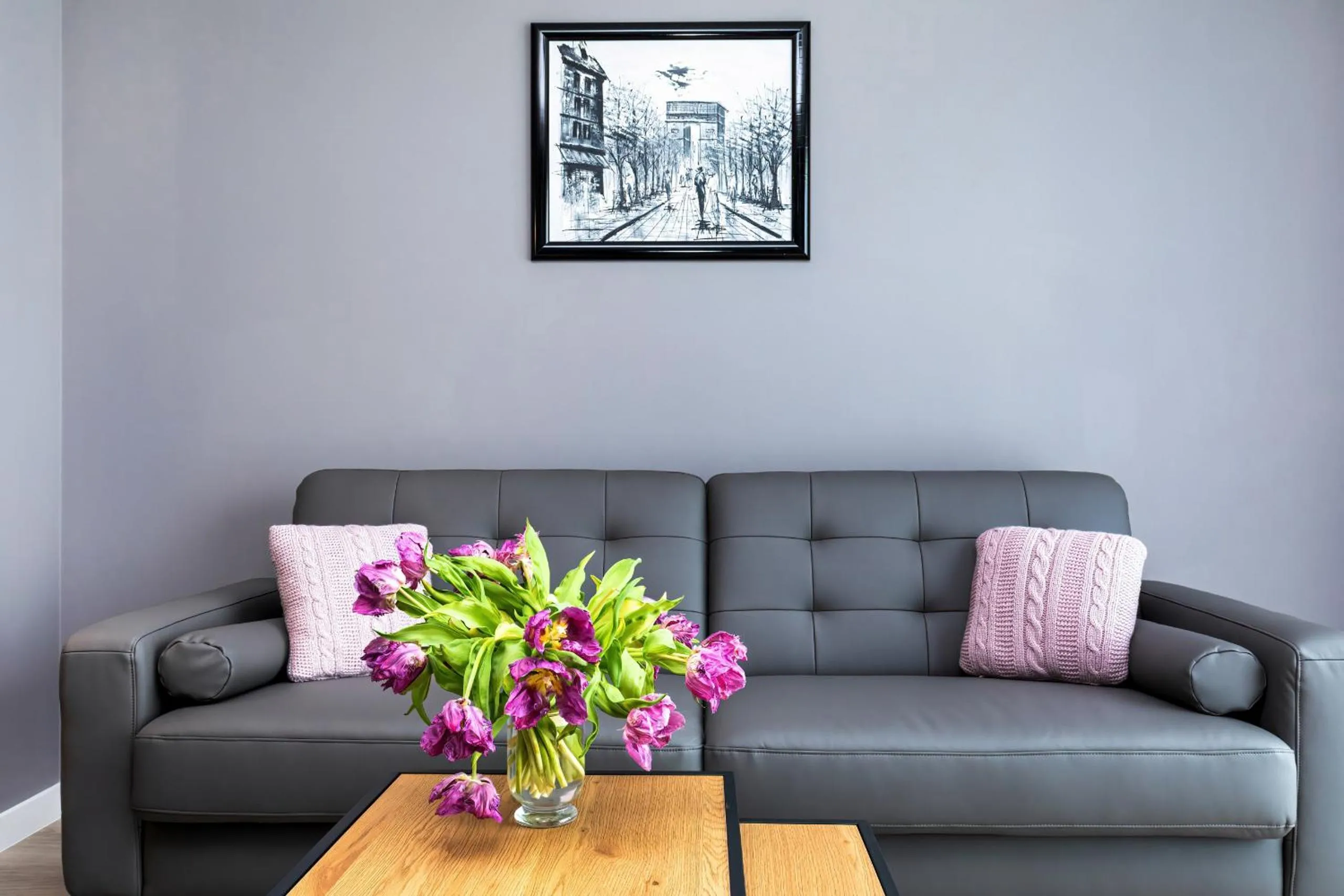 Living room in Modern City Center Apartments by Noclegi Renters