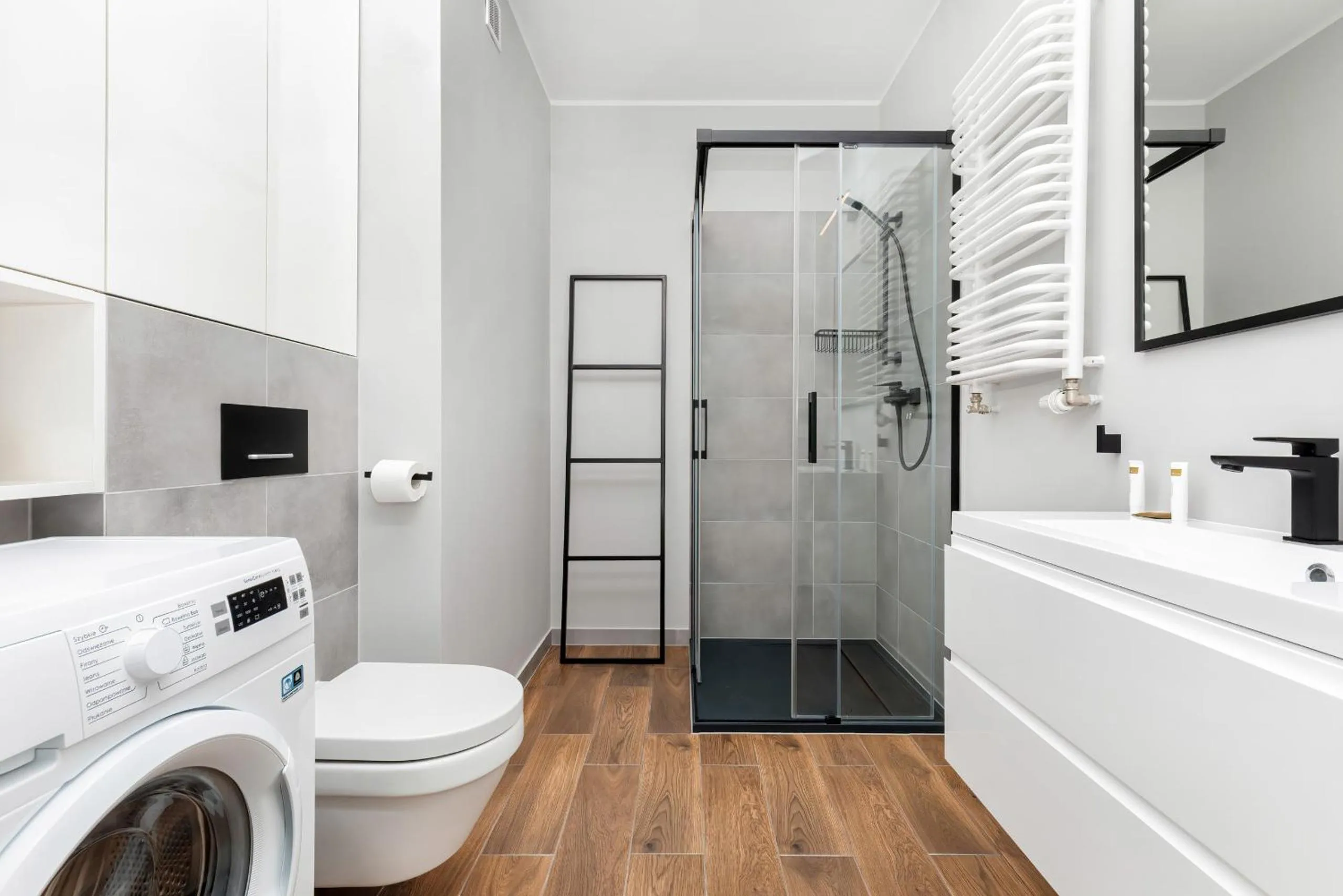 Bathroom in Modern City Center Apartments by Noclegi Renters