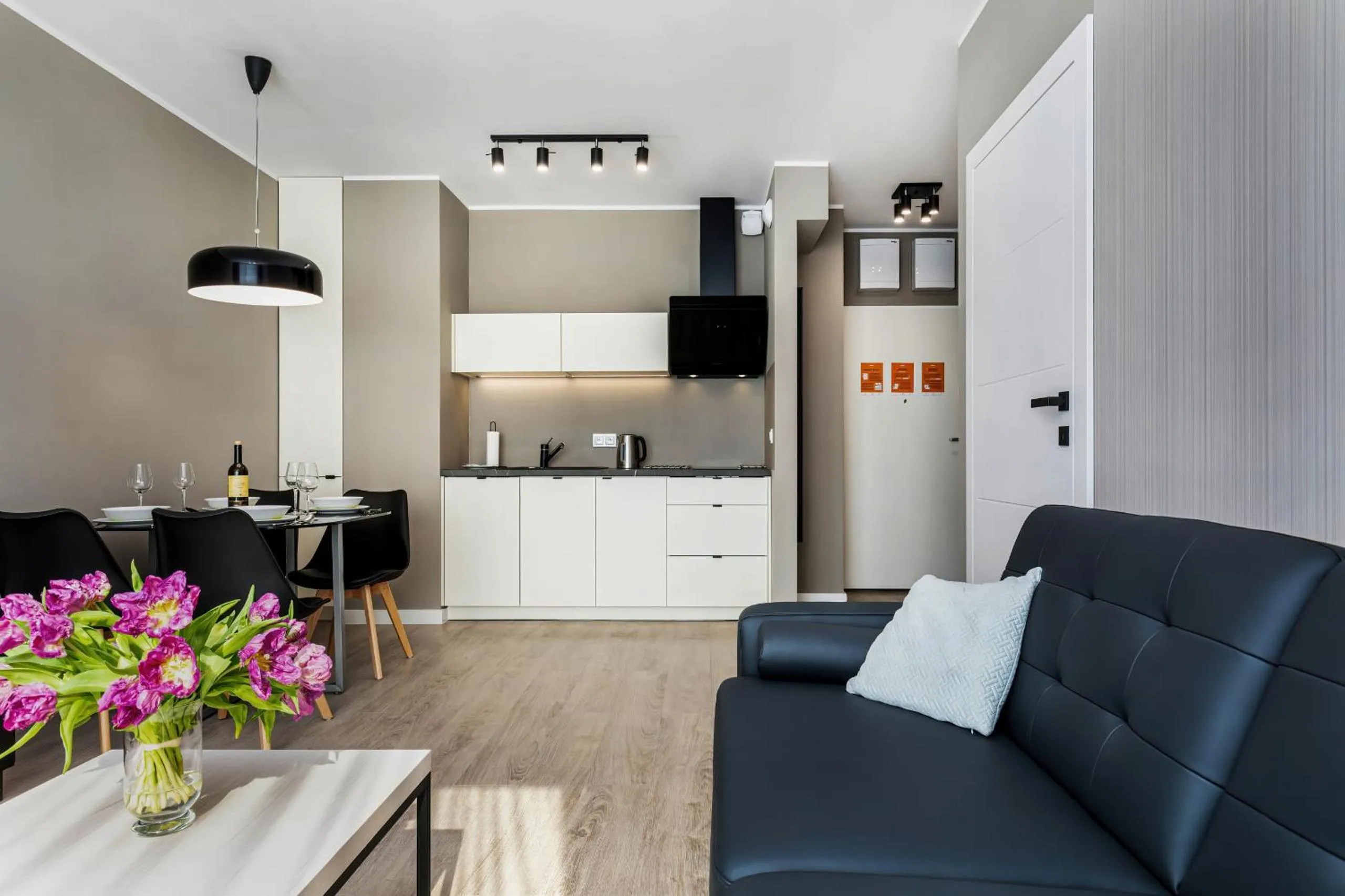 Living room in Modern City Center Apartments by Noclegi Renters