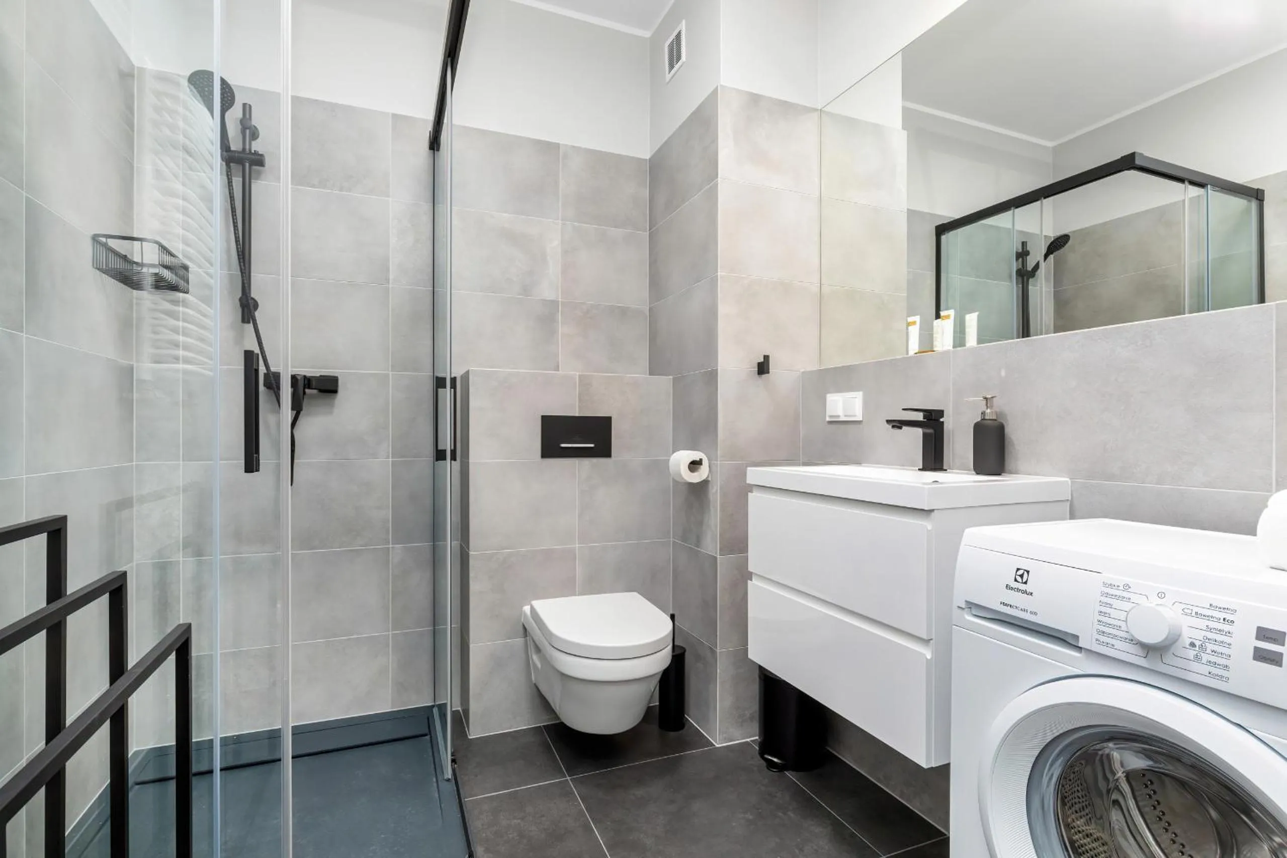 Bathroom in Modern City Center Apartments by Noclegi Renters