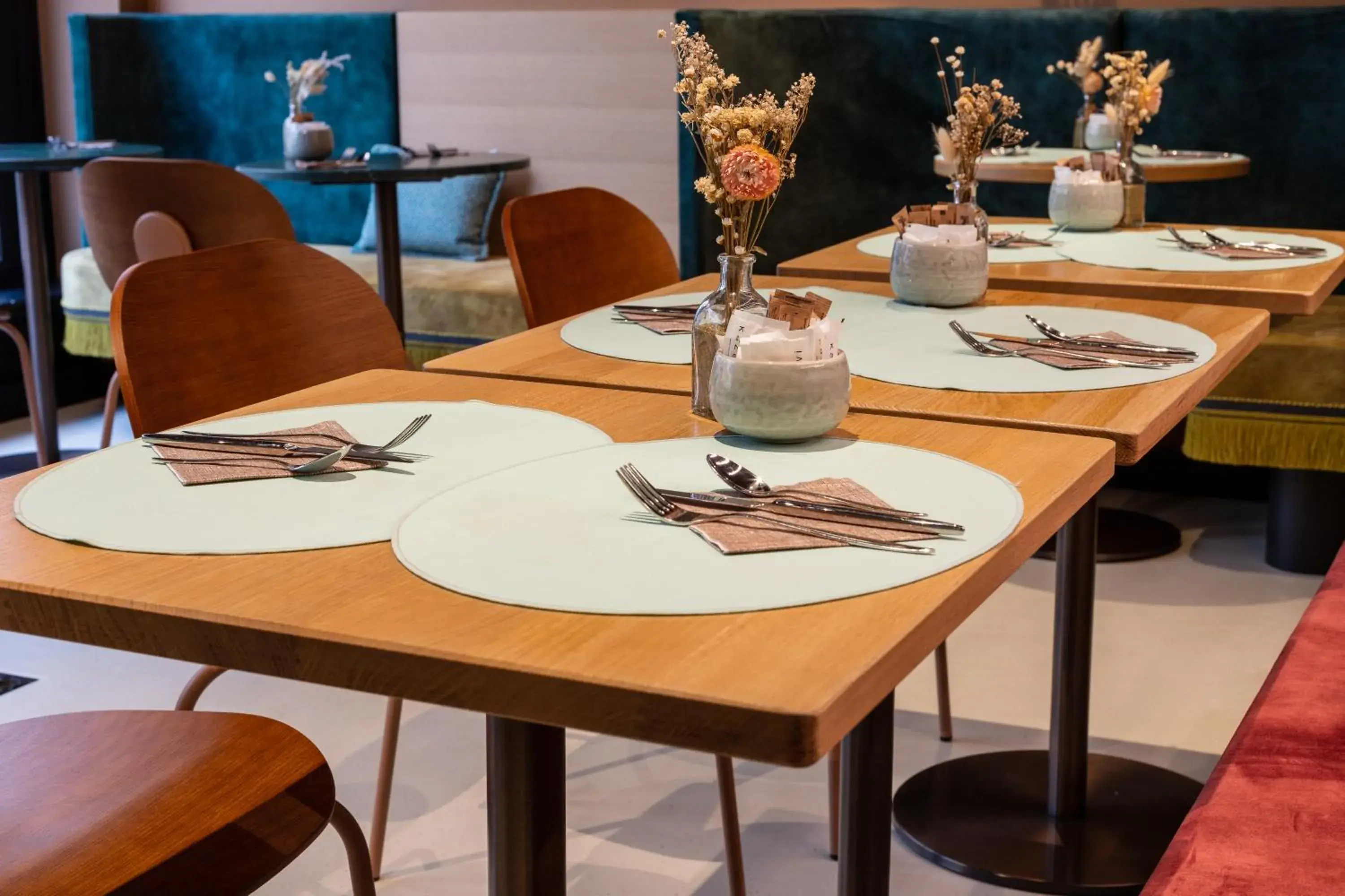 Restaurant/places to eat in Kazakiwi Restaurant/places to eat in Kazakiwi