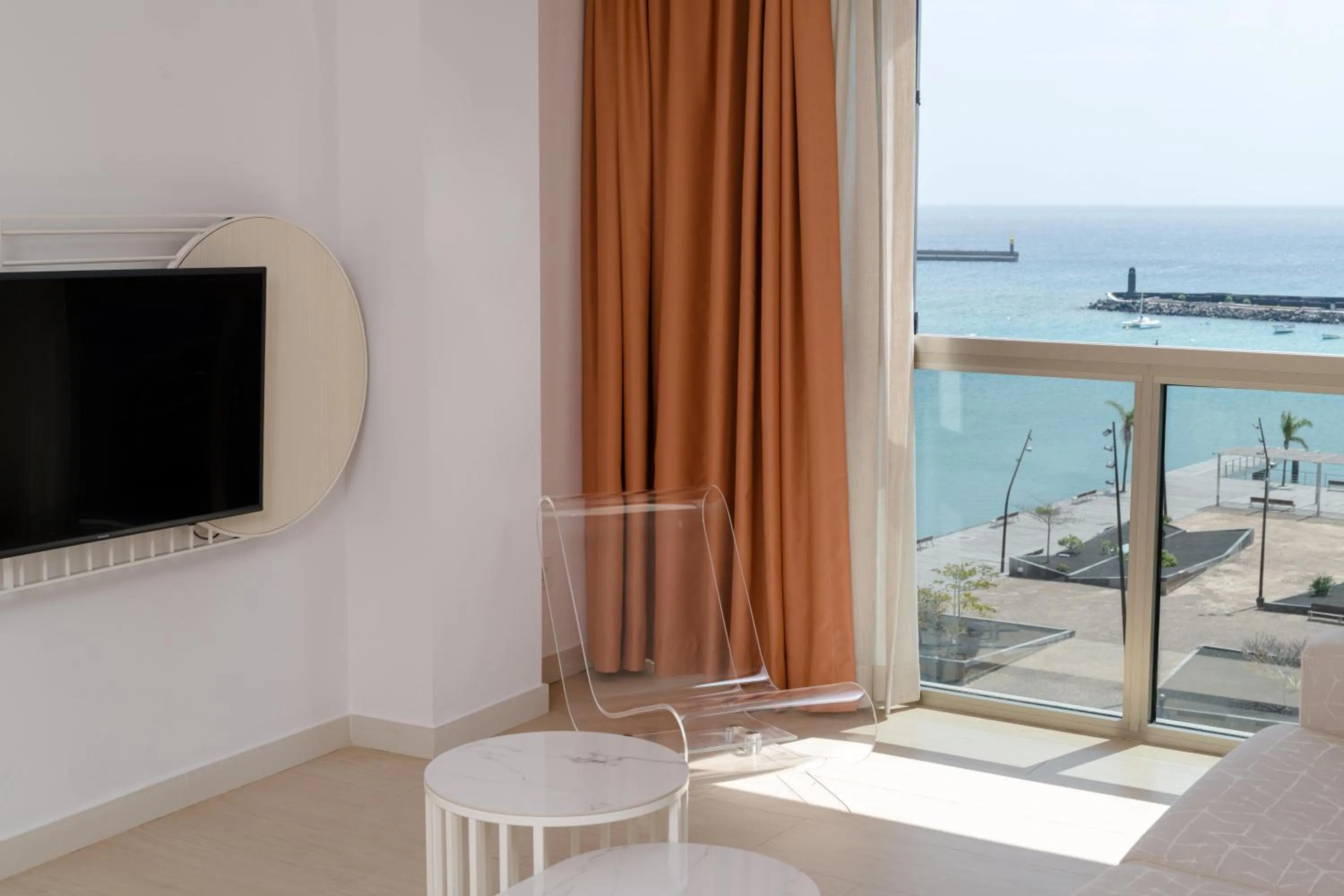 Photo of the whole room in Plus Fariones Habitat