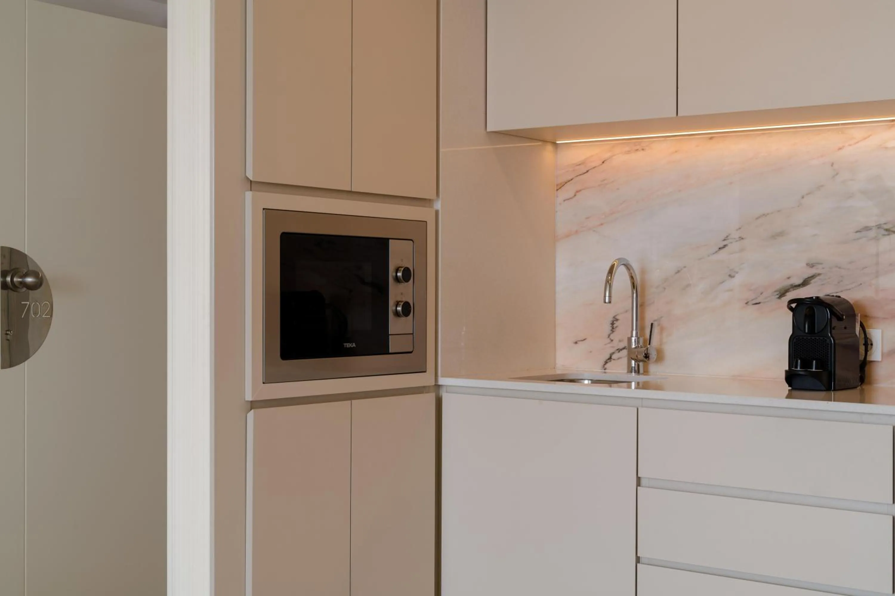 Photo of the whole room in Plus Fariones Habitat