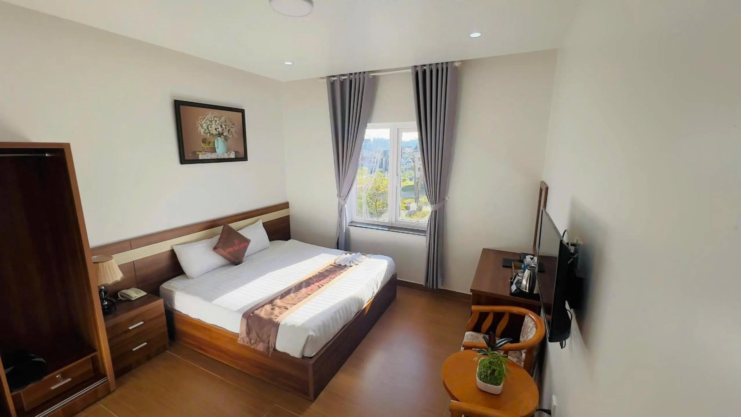 Bedroom, Bed in Anh Duc Hotel Da Lat