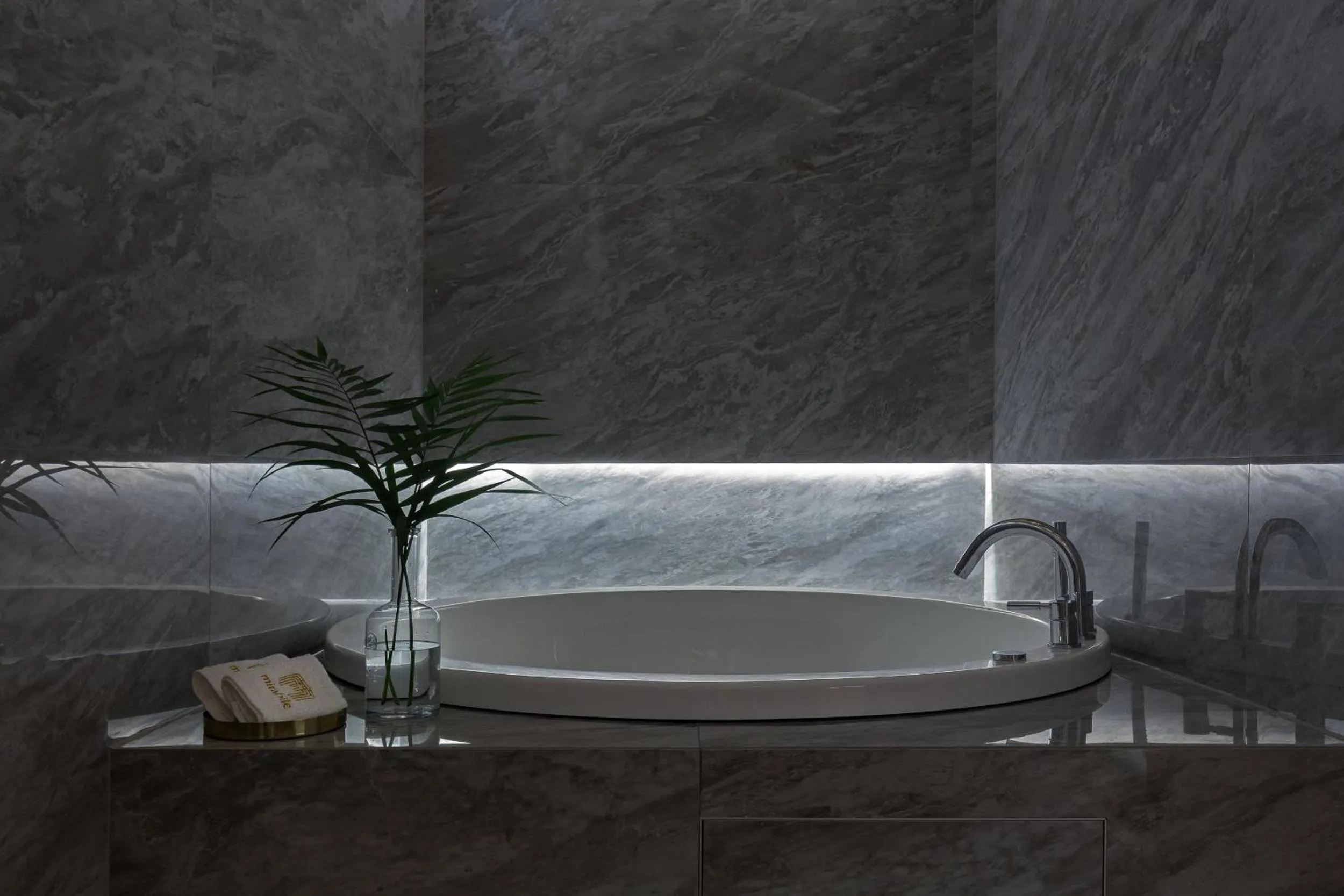 Bath in Mirabile Luxury Suites