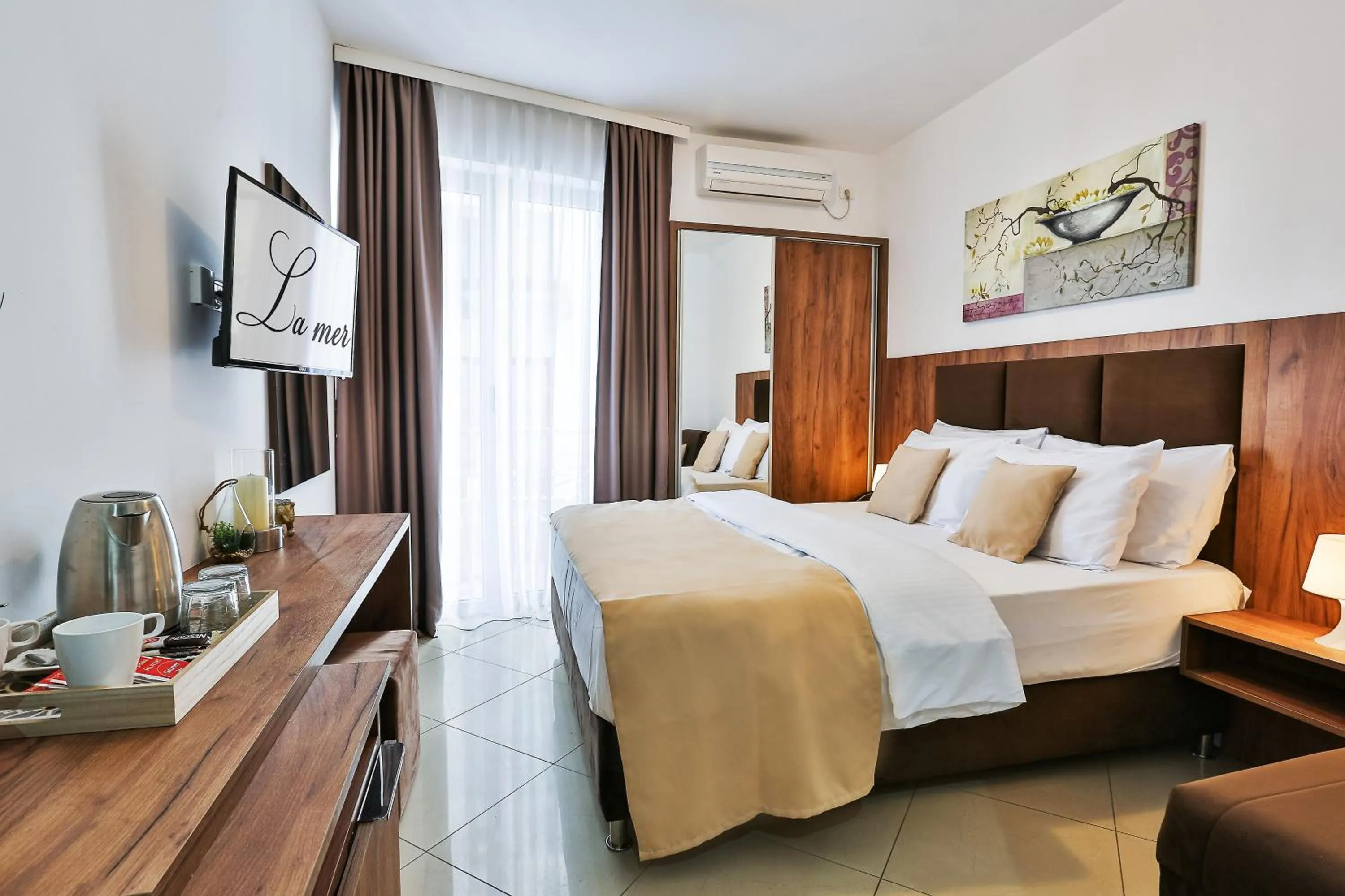 Bedroom, Bed in Hotel La mer