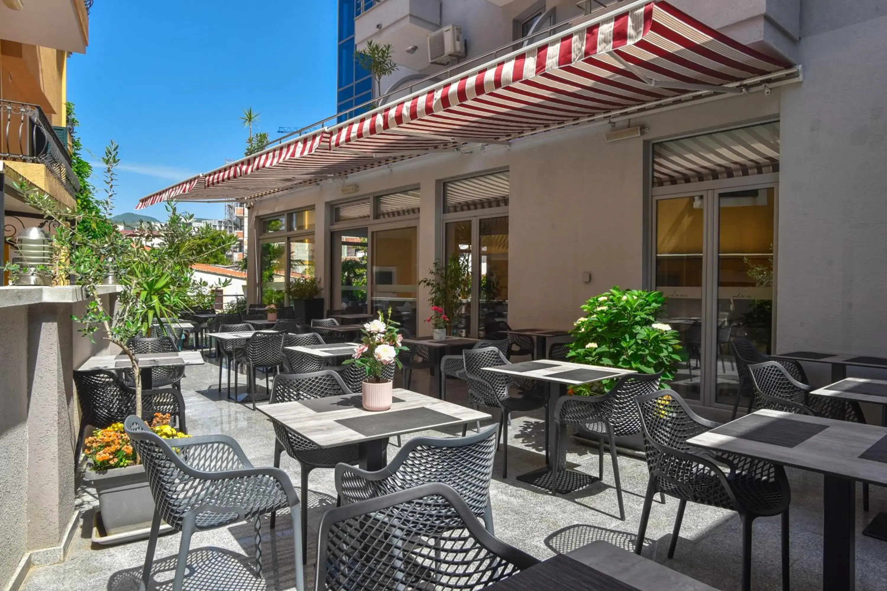 Restaurant/places to eat in Hotel La mer Restaurant/places to eat in Hotel La mer