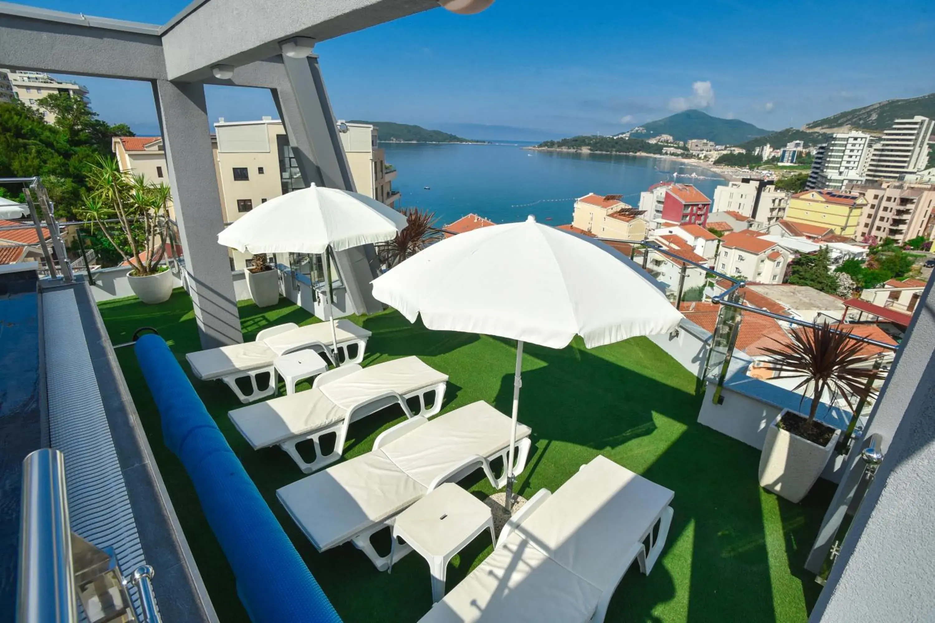 Swimming pool in Hotel La mer Swimming pool in Hotel La mer