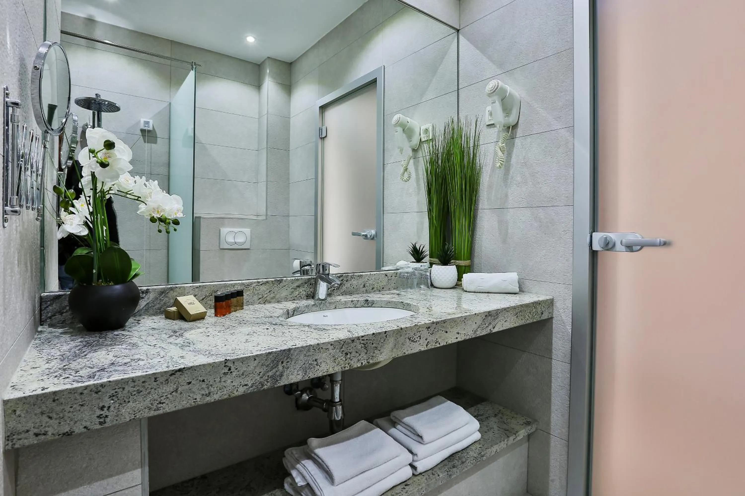 Toilet in Hotel La mer