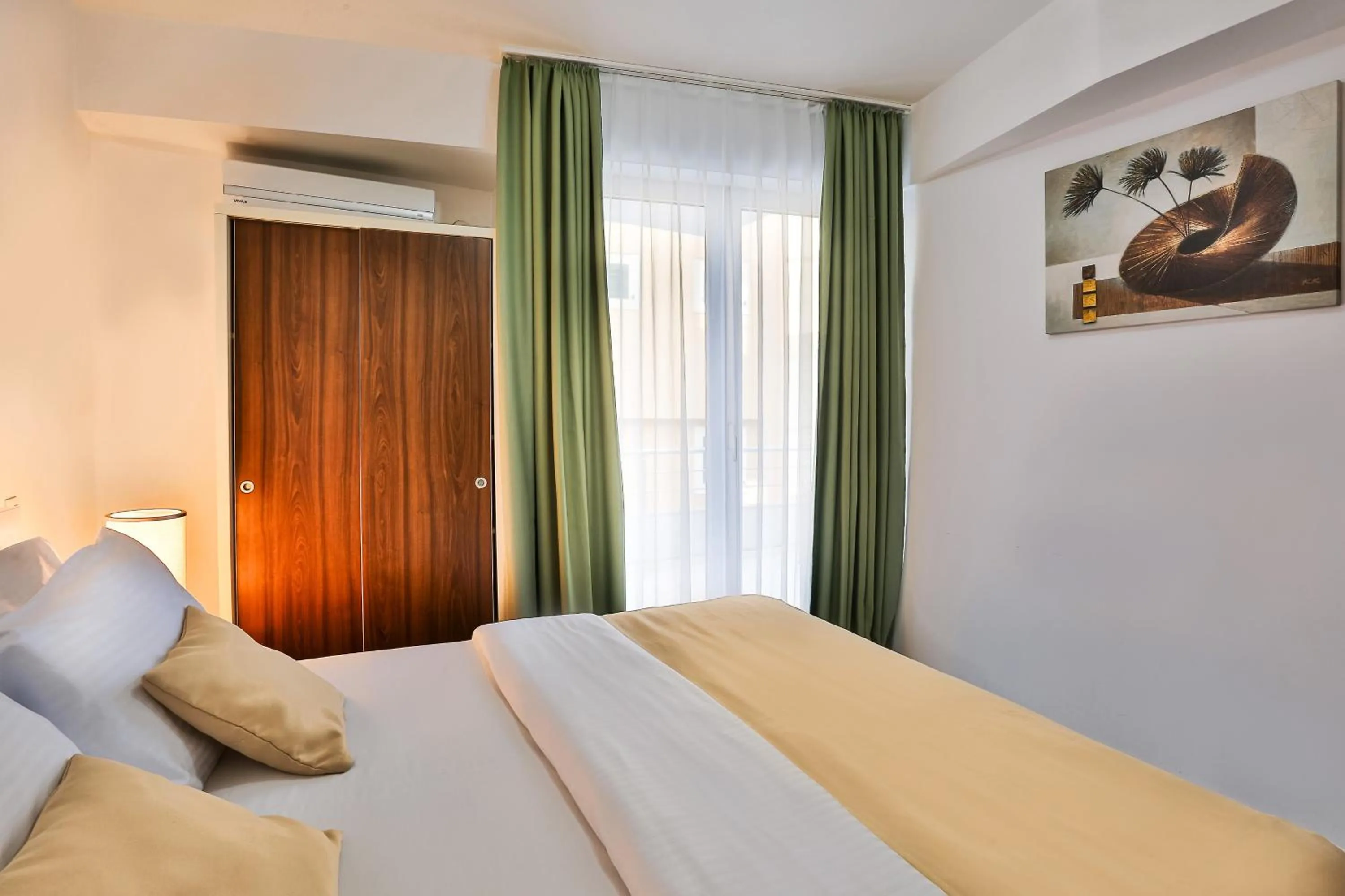 Bedroom, Bed in Hotel La mer