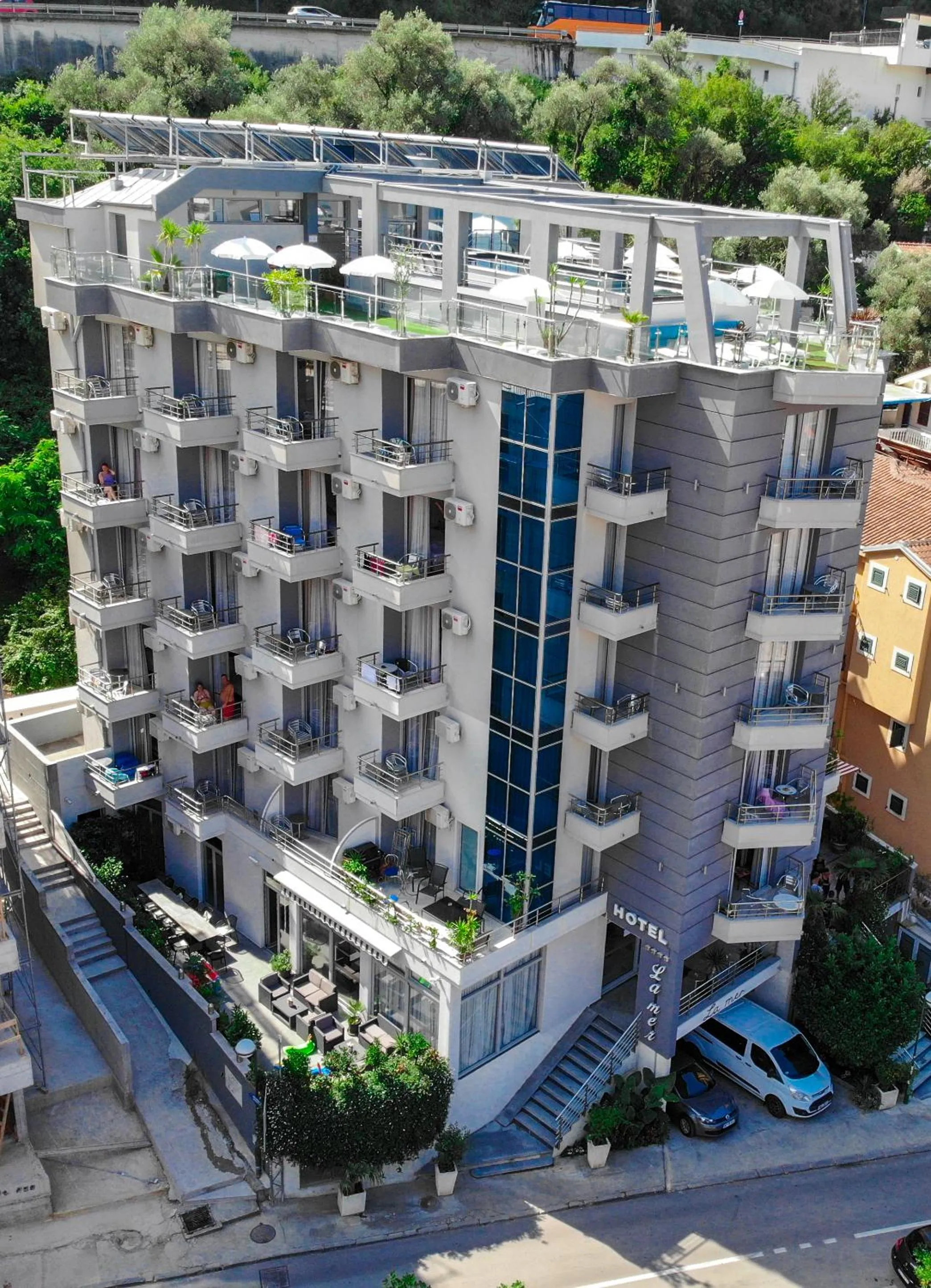 Property building in Hotel La mer