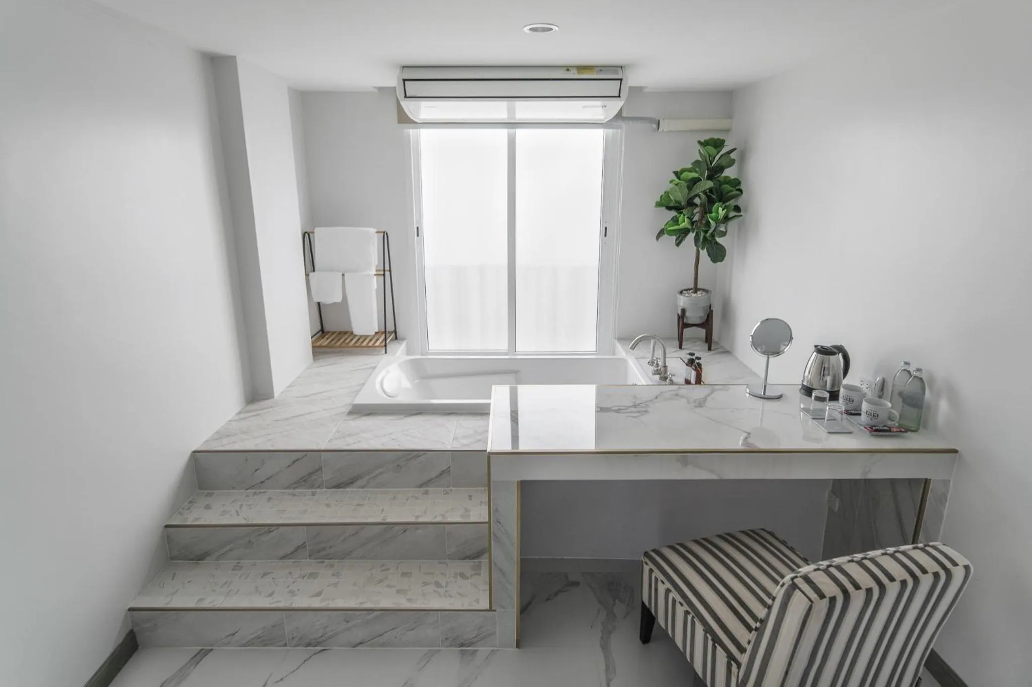 Bath in Tree Tara hotel