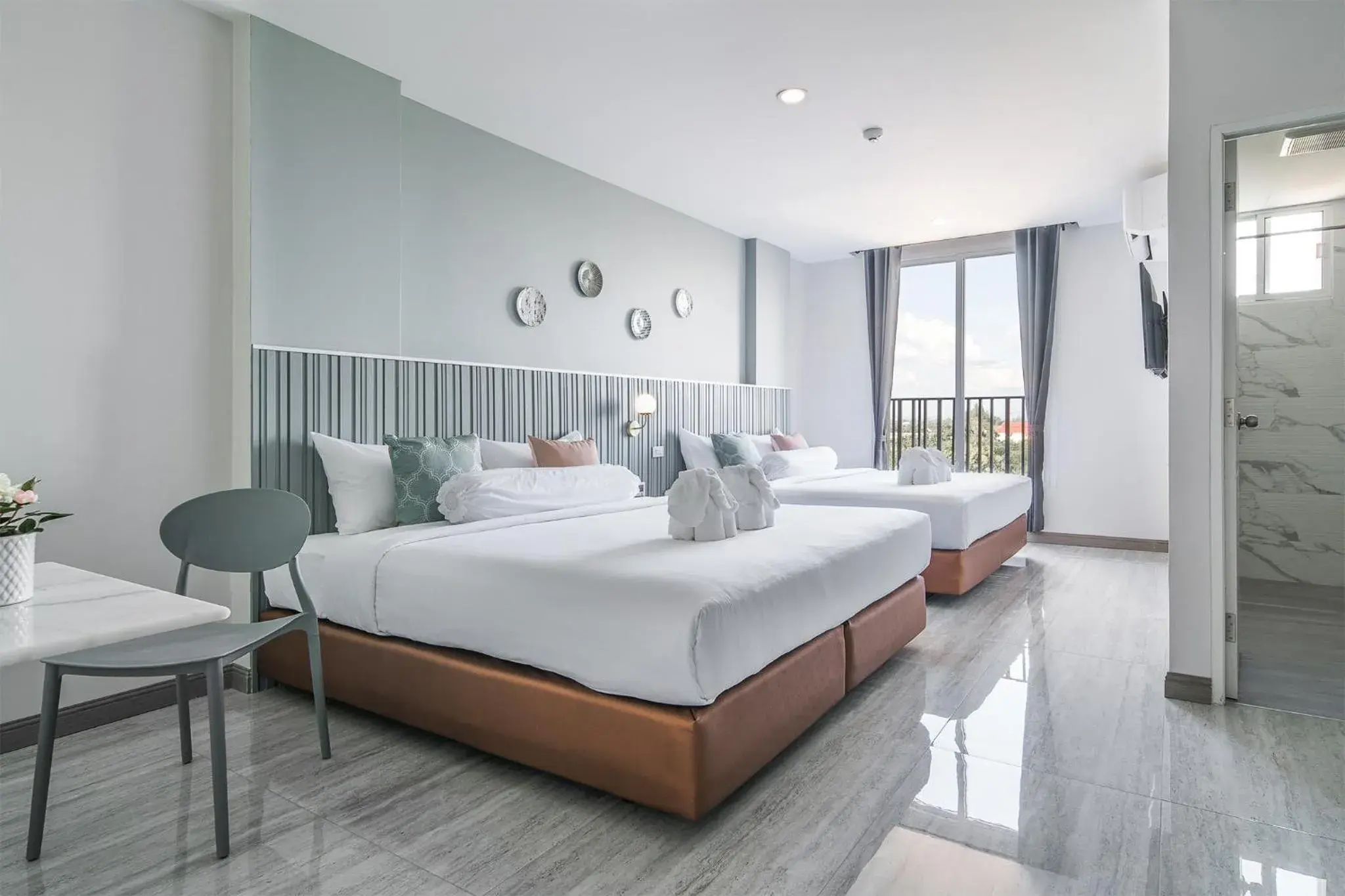 Deluxe Family Room in Tree Tara hotel Deluxe Family Room in Tree Tara hotel