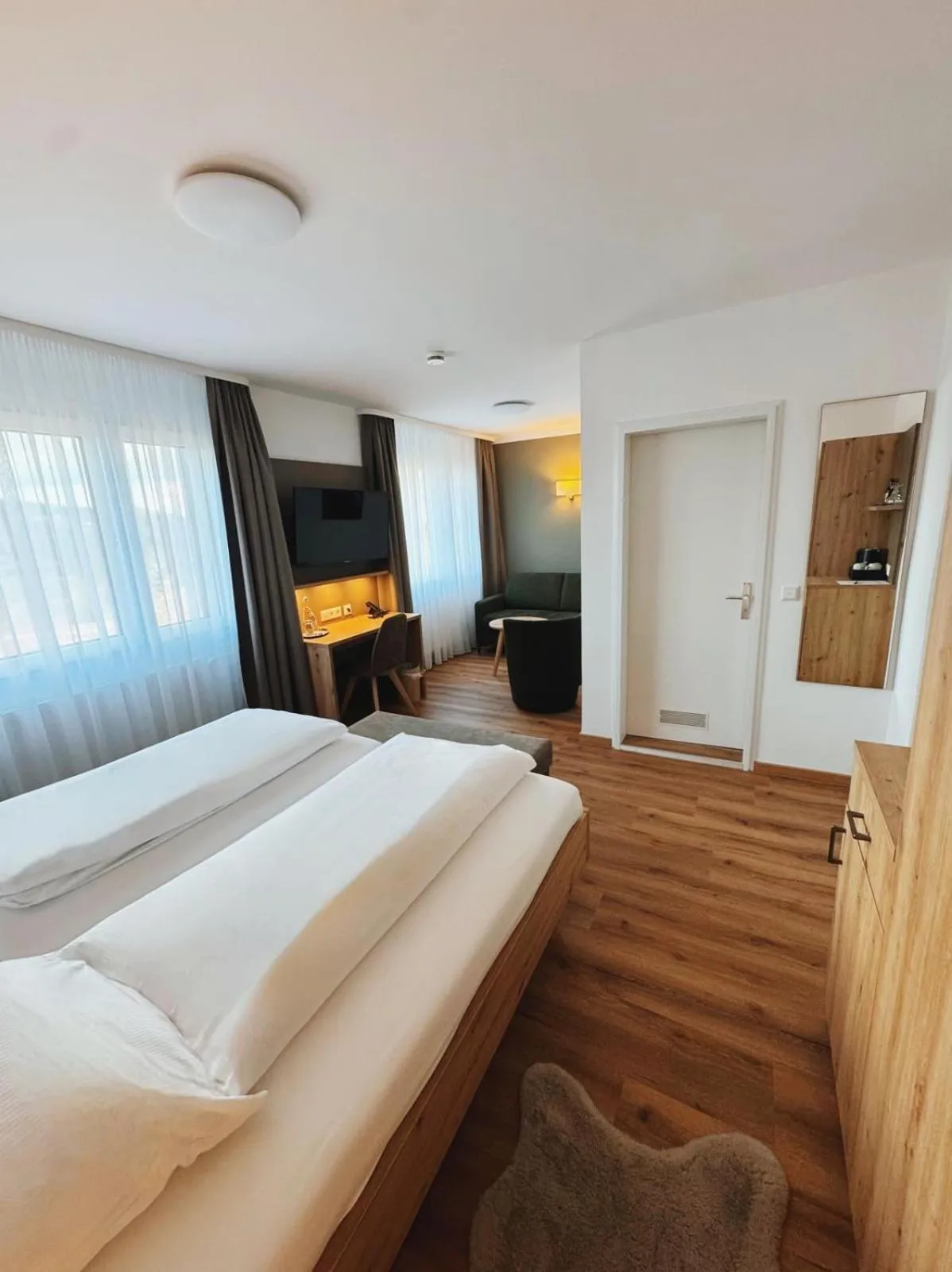 TV and multimedia, Bed in Hotel Waldeck mit Restaurant "Florian'S"
