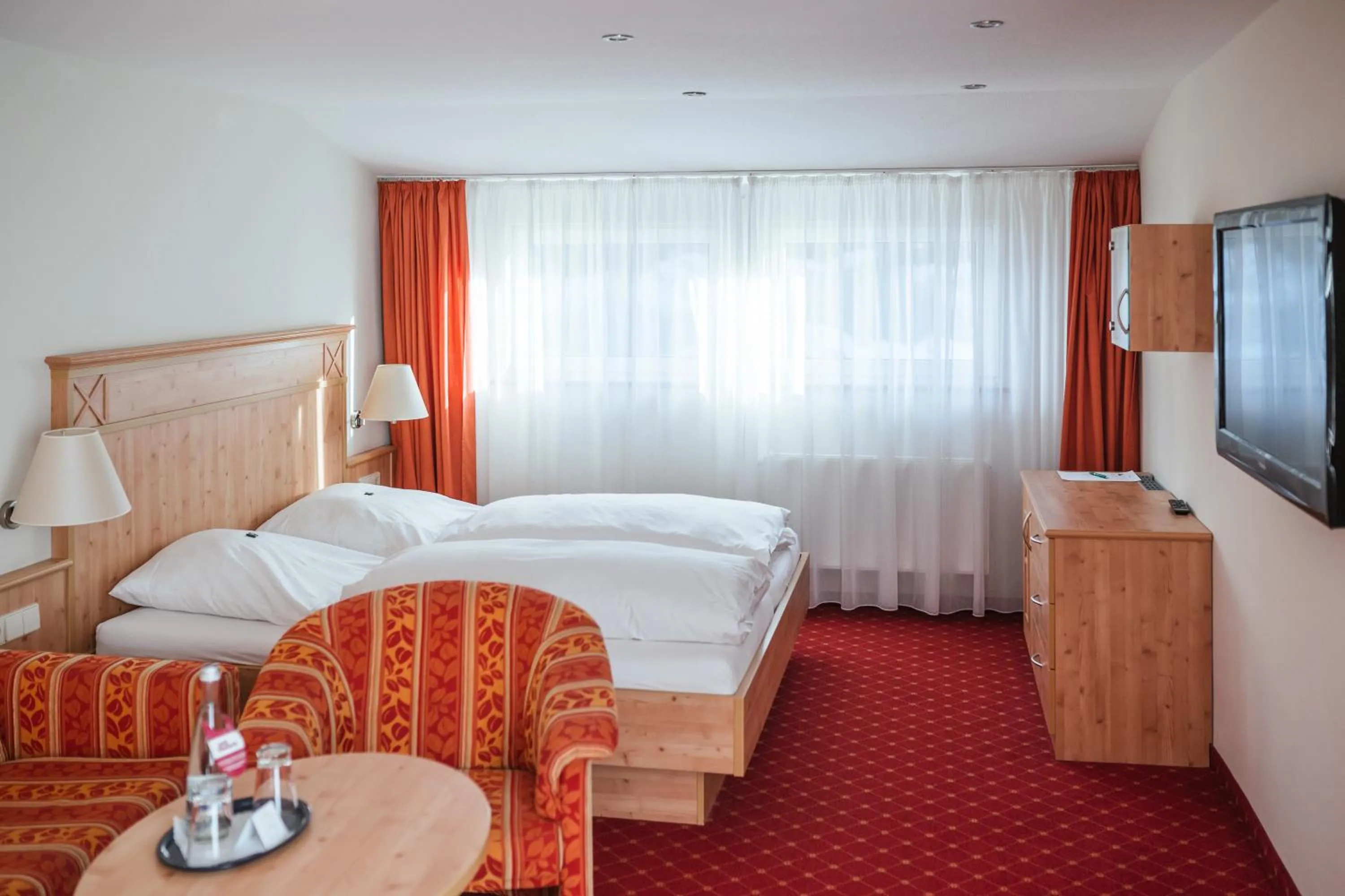 Bed in Hotel Waldeck mit Restaurant "Florian'S"