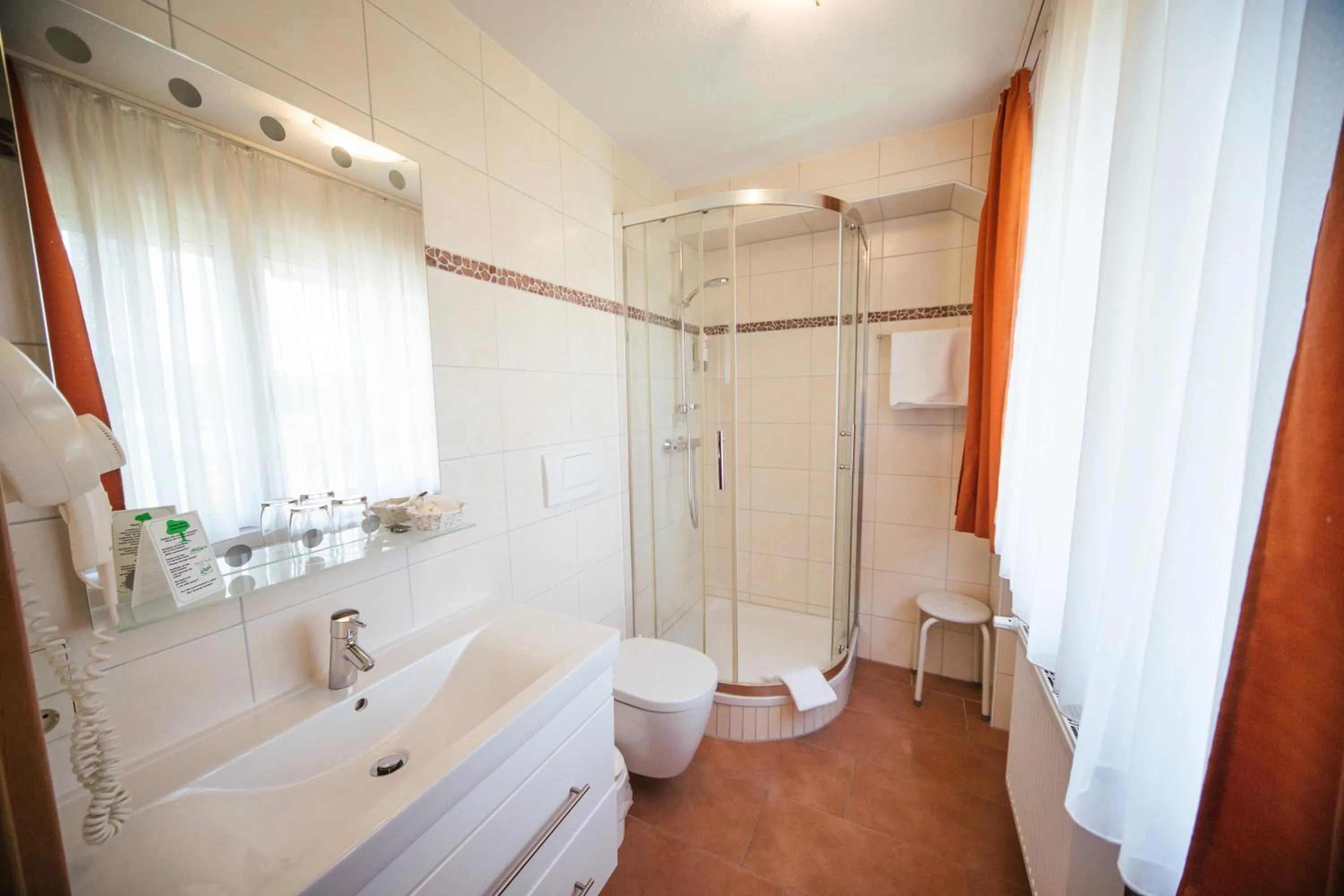 Bathroom in Hotel Waldeck mit Restaurant "Florian'S"