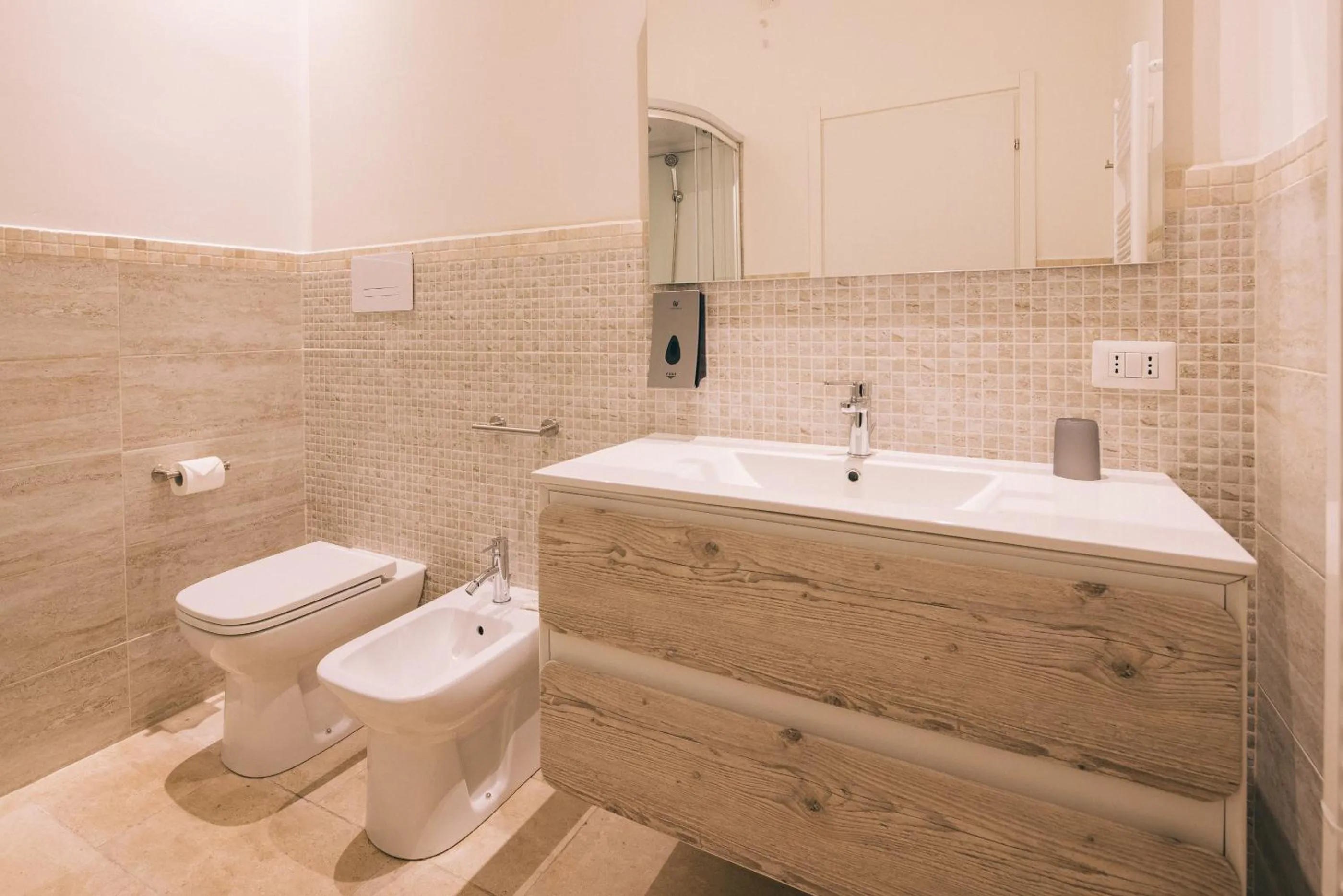 La Promenade Rooms & Suites