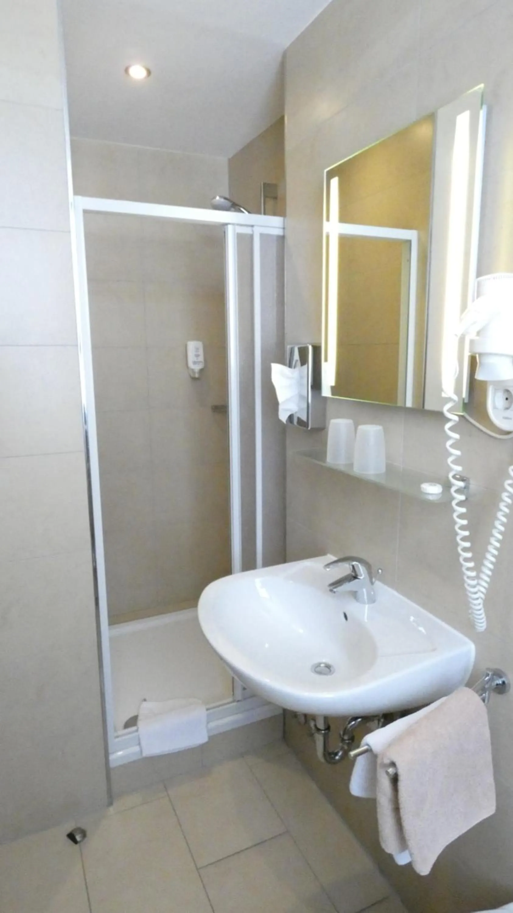 Shower in Hotel Burg Breuberg