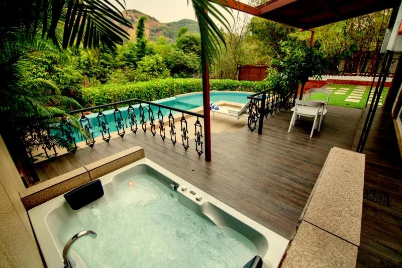 Courtyard Prime Villa with Private Pool and Outdoor Jacuzzi. Stand-Alone Villa in Nostravila Resort and Spa