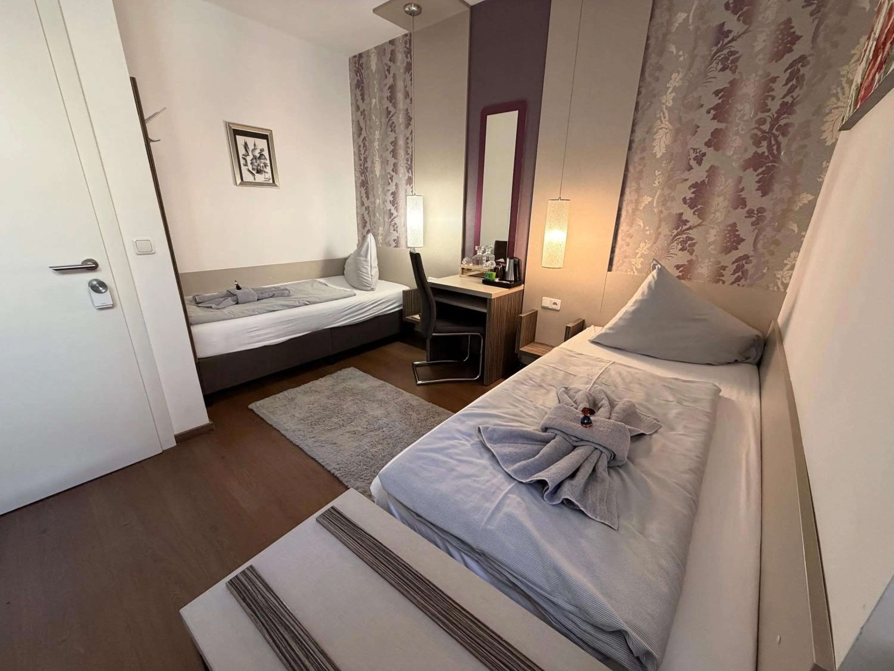 Photo of the whole room, Bed in AMADEA - Cityhotel Salzburg