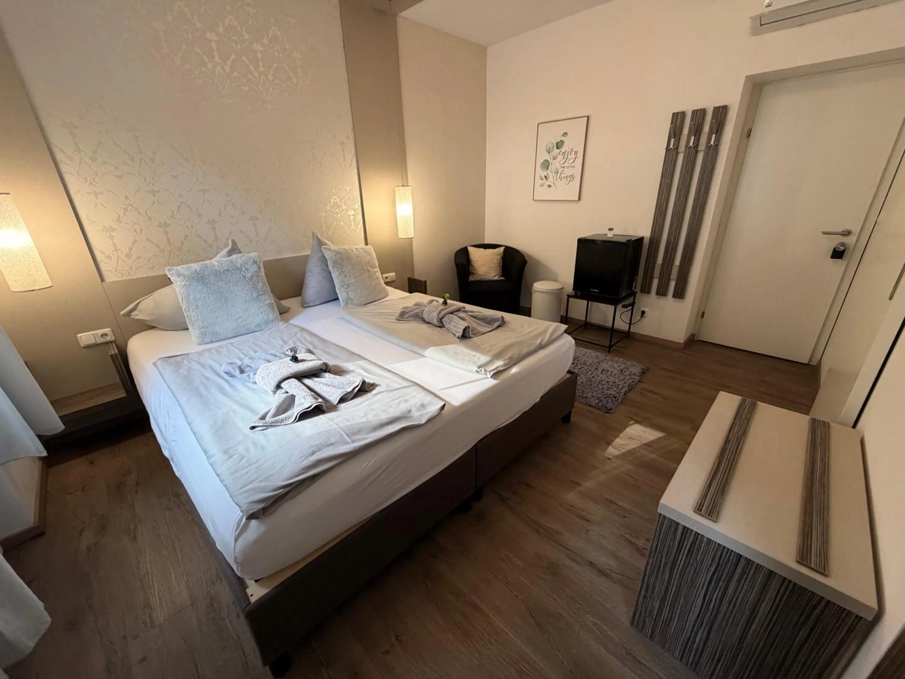 Photo of the whole room, Bed in AMADEA - Cityhotel Salzburg