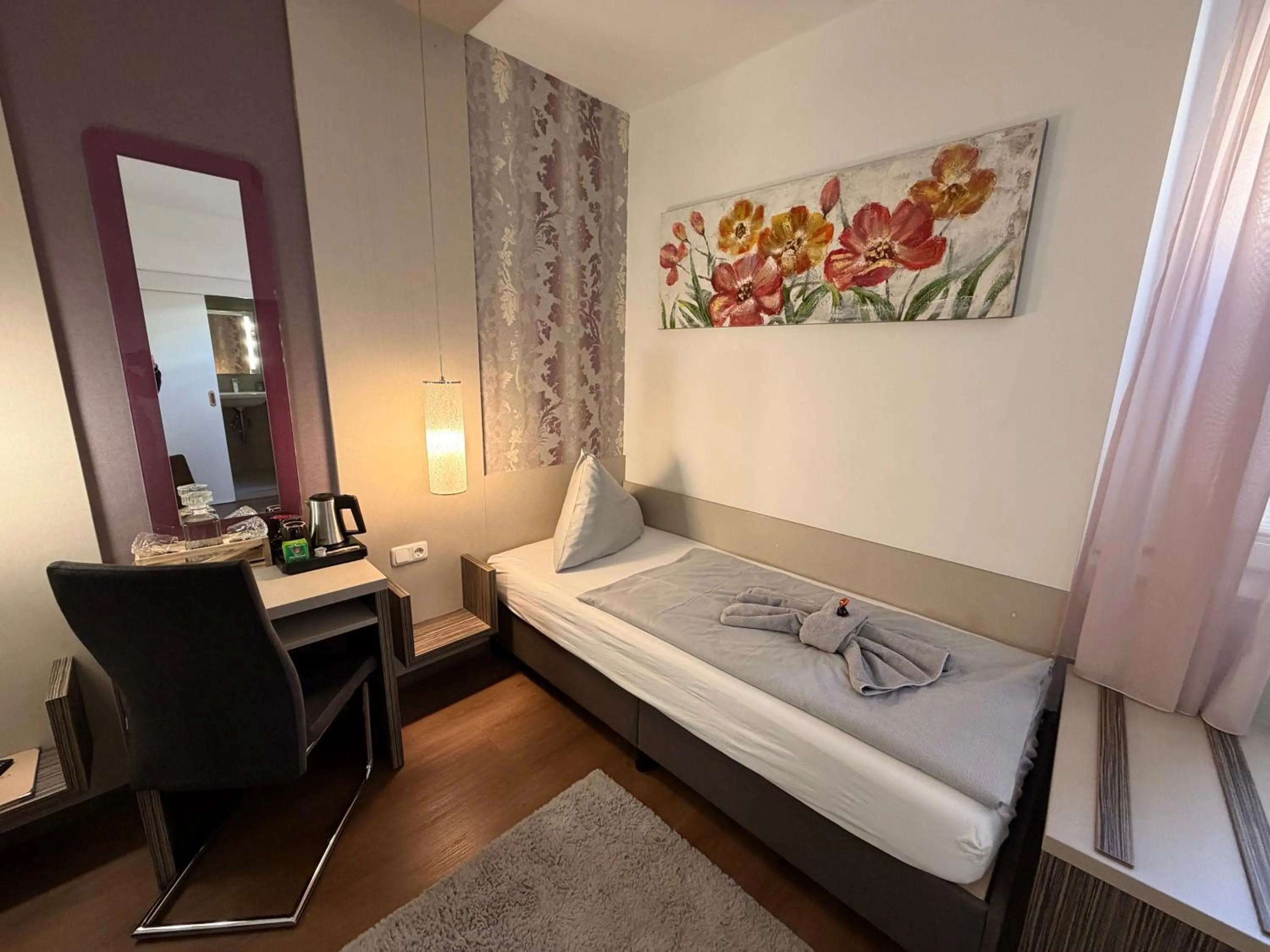 Photo of the whole room, Bed in AMADEA - Cityhotel Salzburg