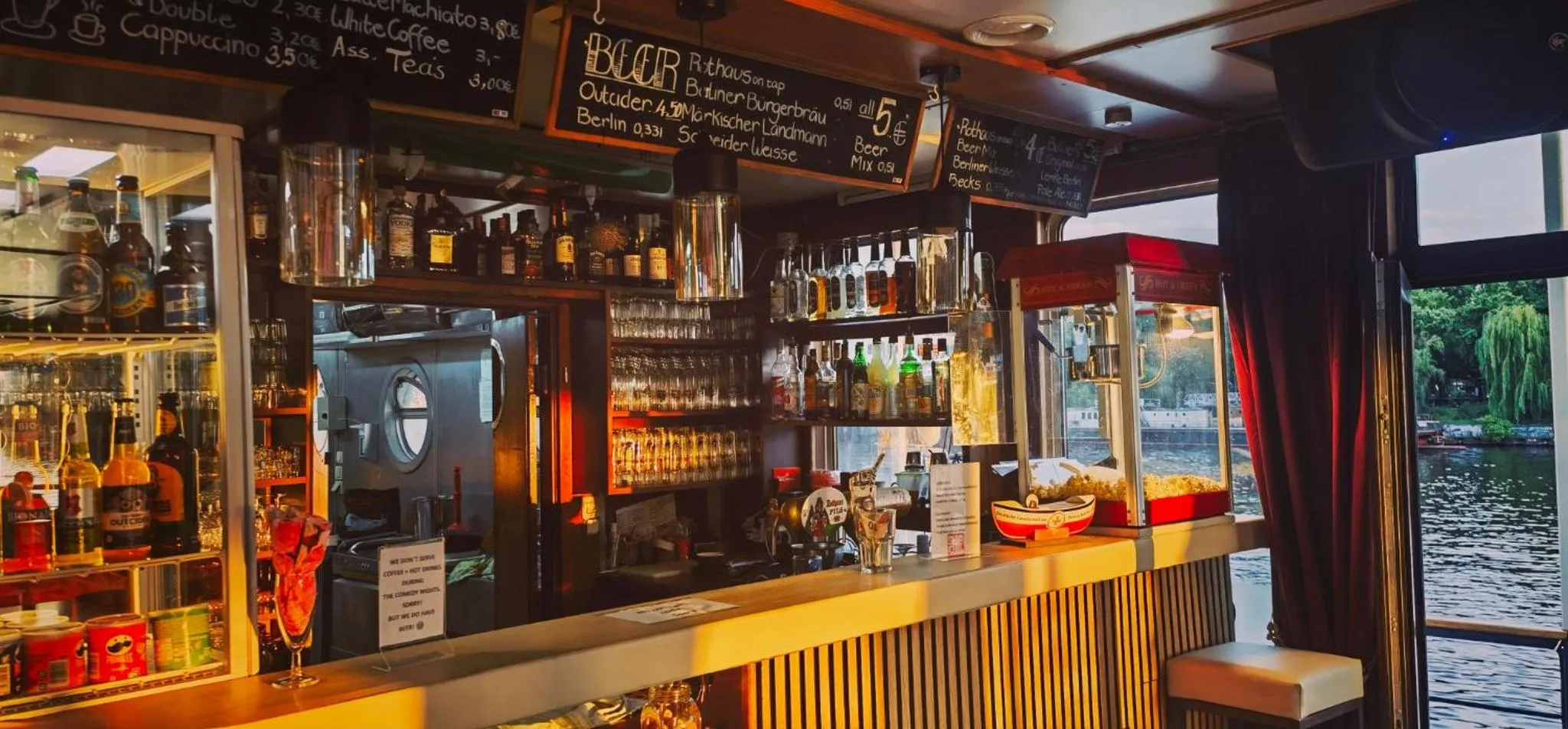 Lounge or bar in Shipotel-Berlin GmbH, Shipotel Eastern & Shipotel Western