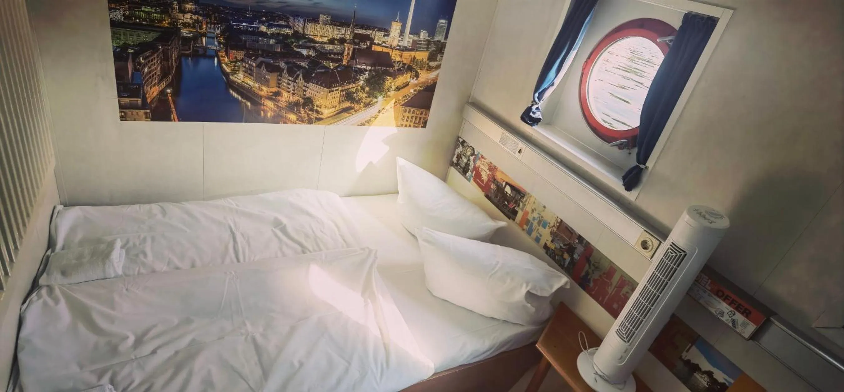 Bed in Shipotel-Berlin GmbH, Shipotel Eastern & Shipotel Western