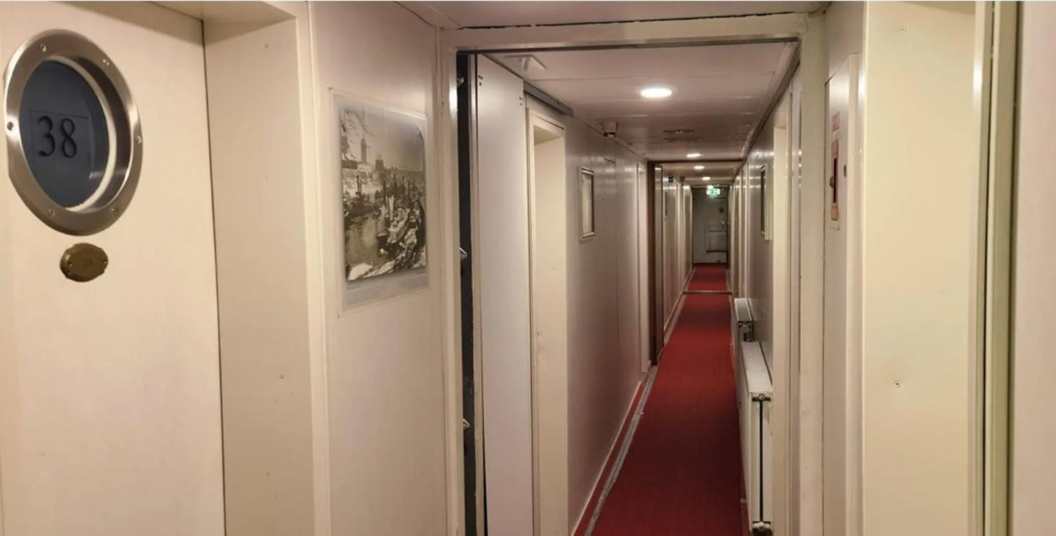 Property building in Shipotel-Berlin GmbH, Shipotel Eastern & Shipotel Western