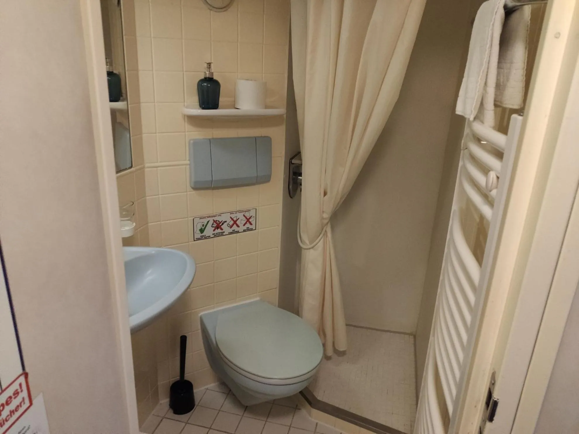 Toilet in Shipotel-Berlin GmbH, Shipotel Eastern & Shipotel Western