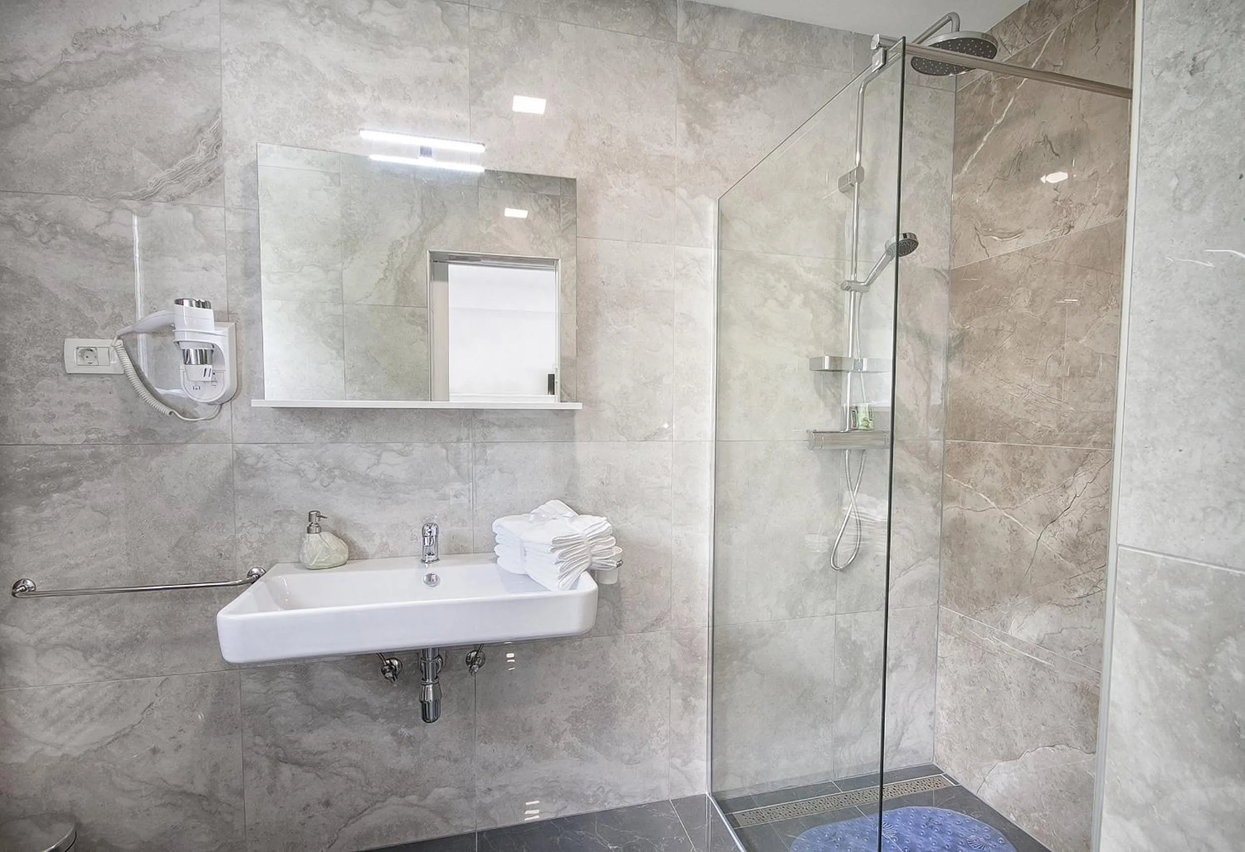 Bathroom in Studio apartments Kaya