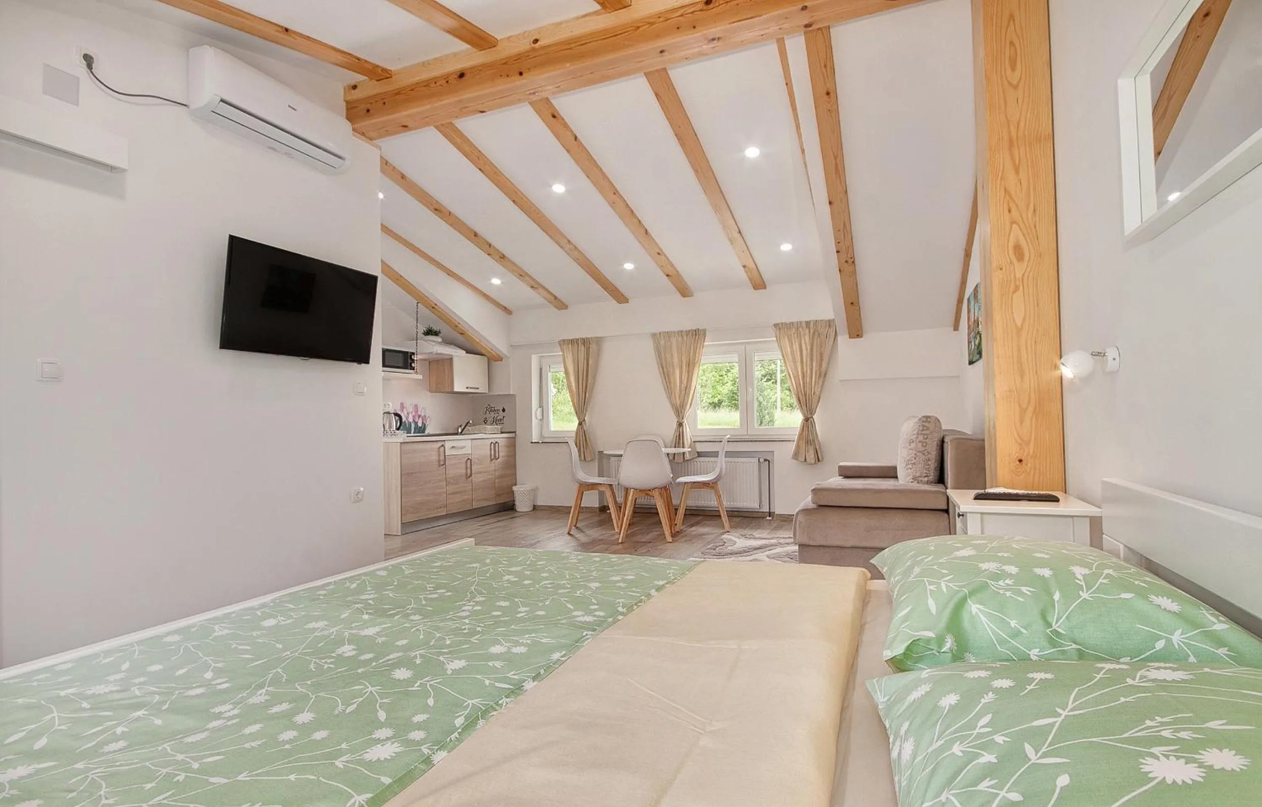 TV and multimedia, Bed in Studio apartments Kaya