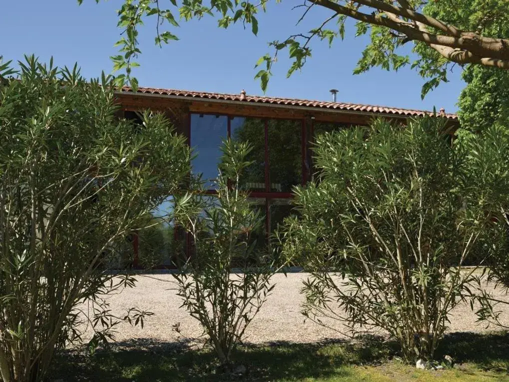 Property building in Domaine de Quittignan Brillette Property building in Domaine de Quittignan Brillette