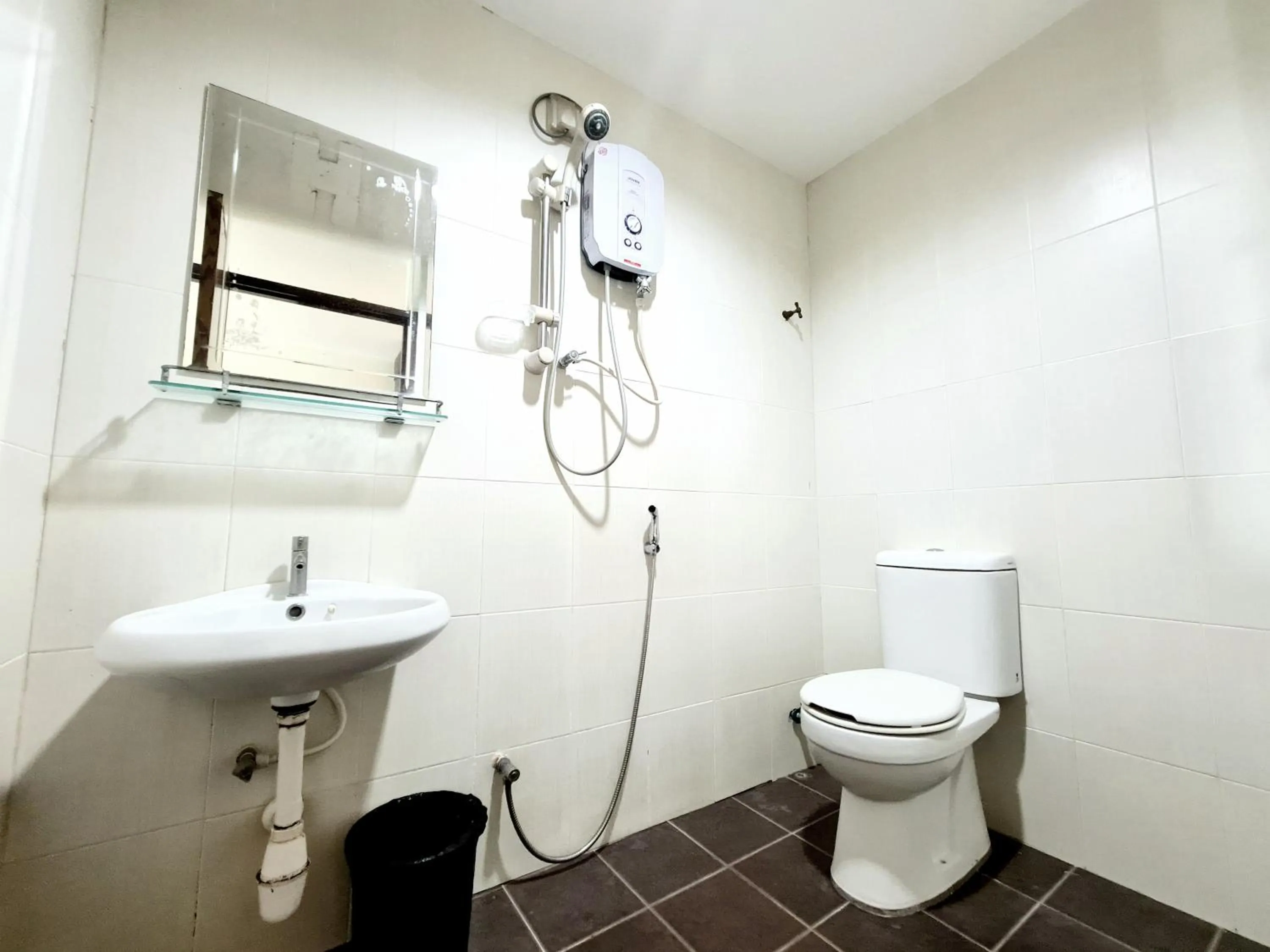 Shower in Bee Garden & BB Motel - Alor Setar