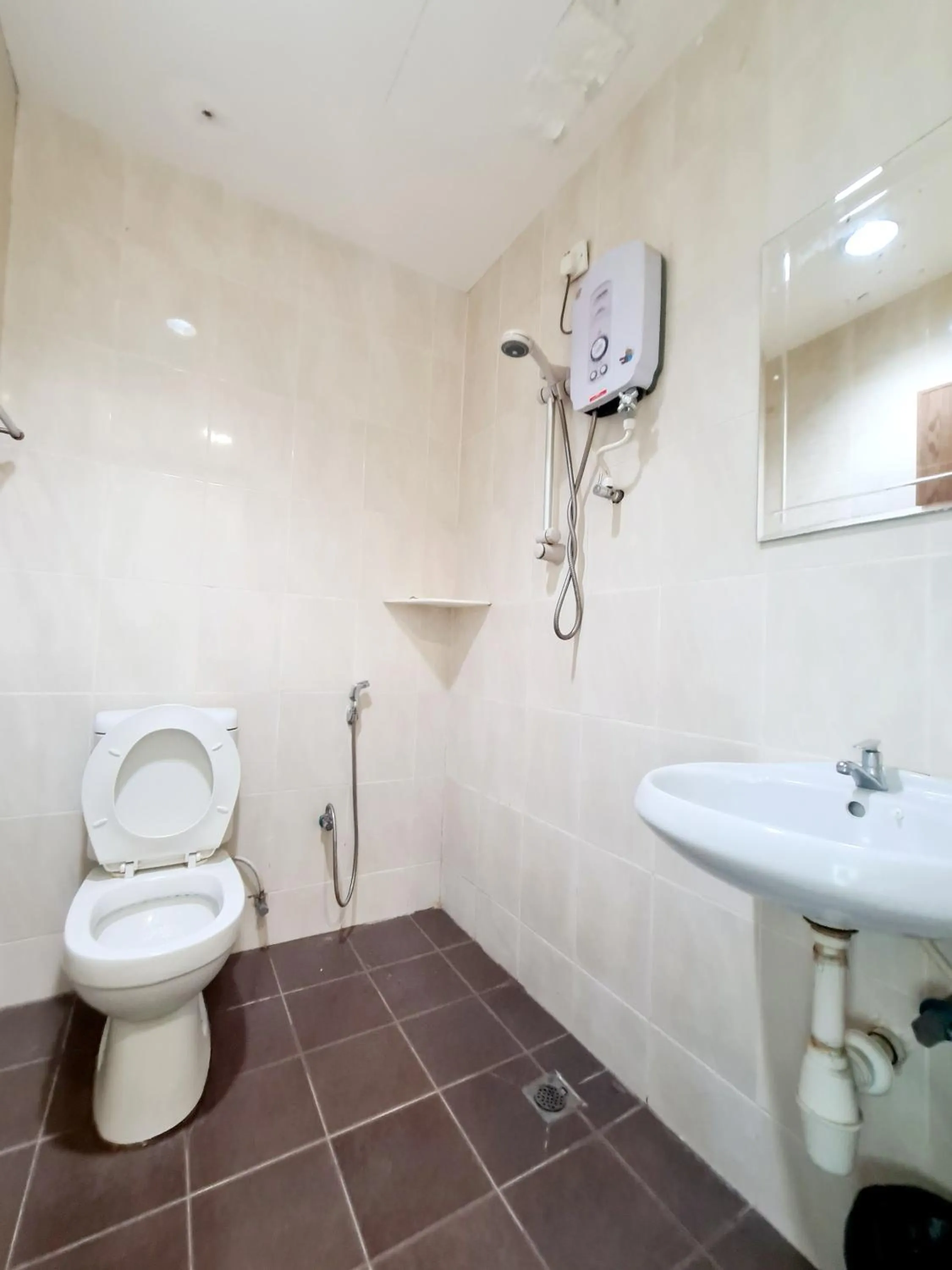 Toilet in Bee Garden & BB Motel - Alor Setar