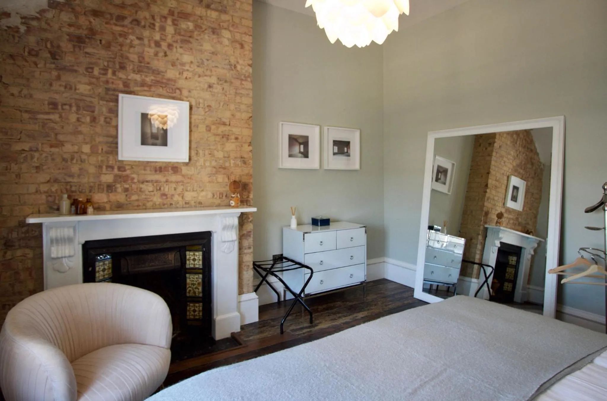 Bedroom, Bed in Old Bank Apartments