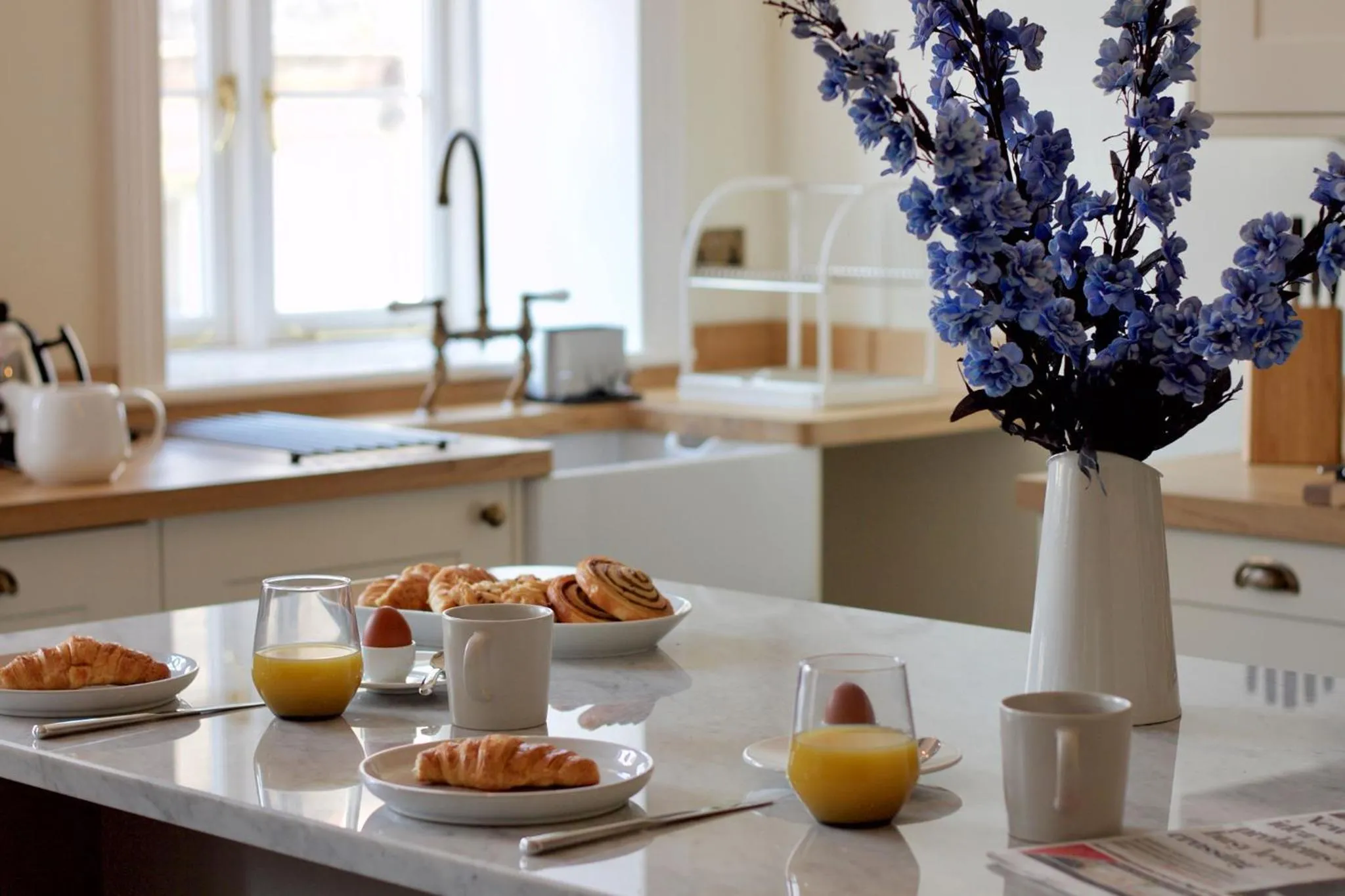Kitchen or kitchenette in Old Bank Apartments