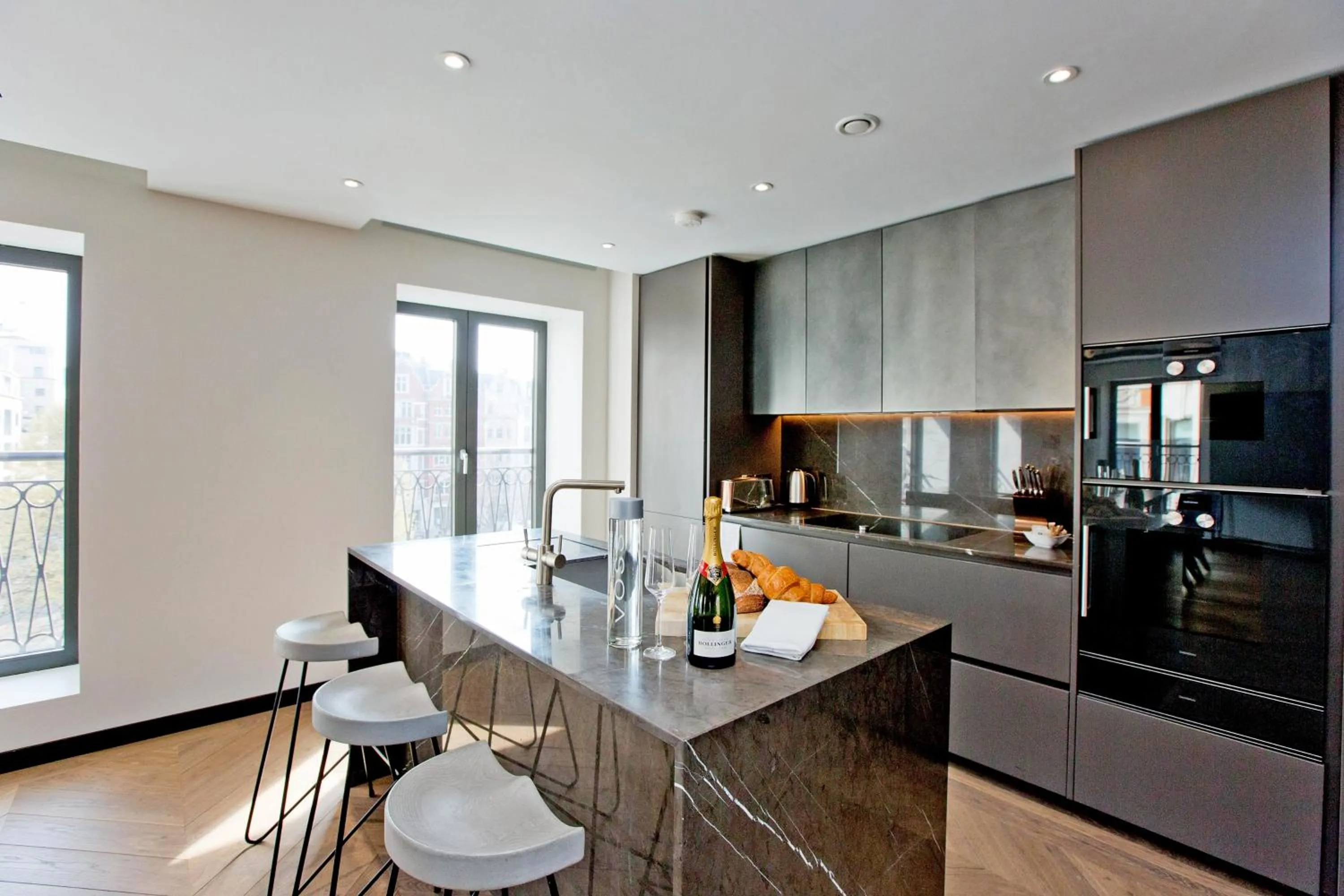 Kitchen or kitchenette in 37GS Residences
