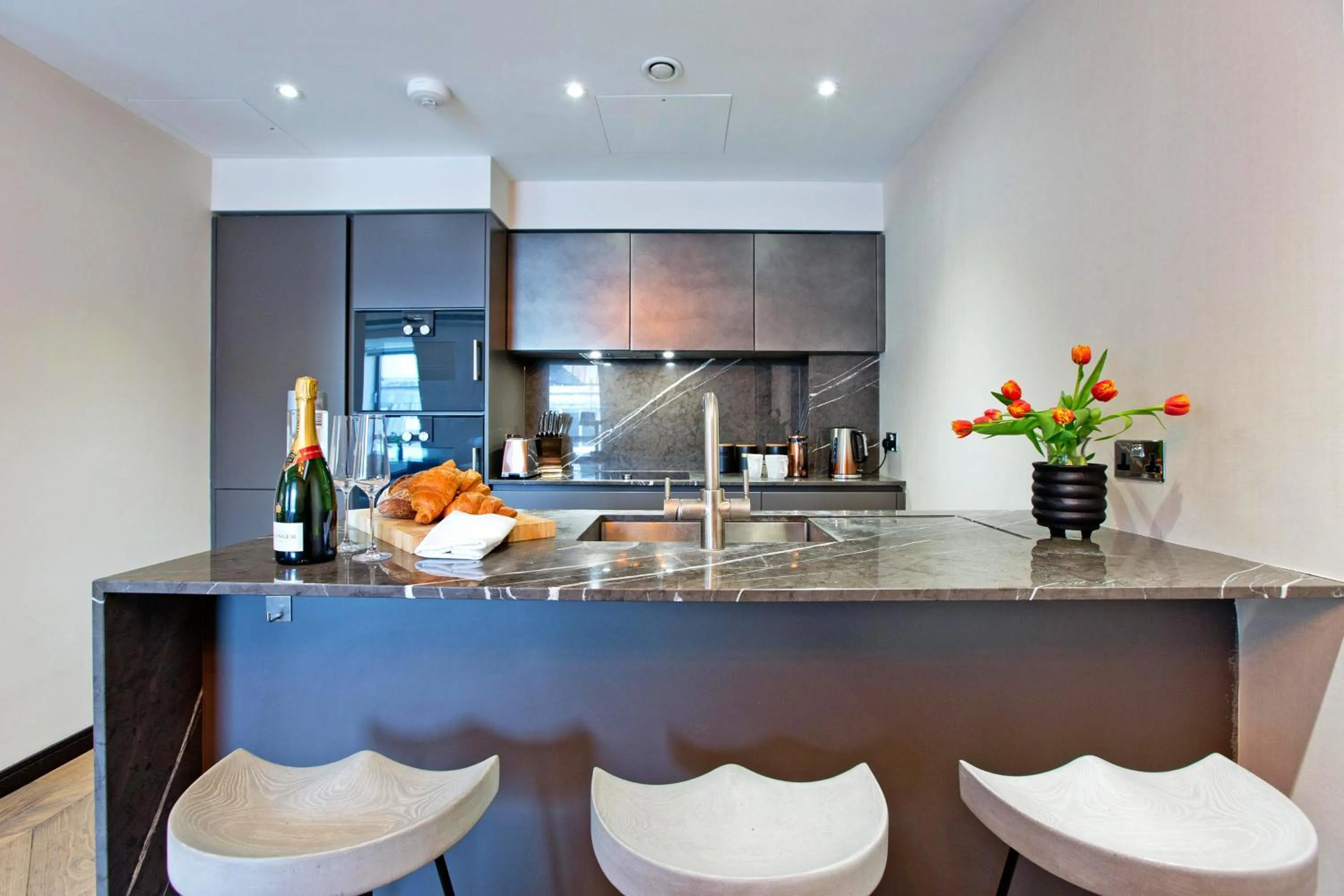 Kitchen or kitchenette in 37GS Residences