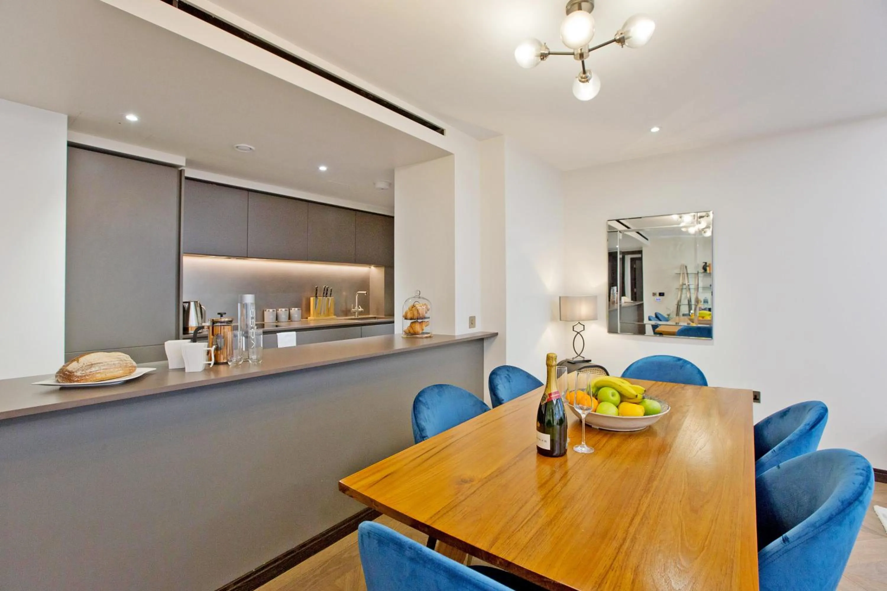 Kitchen or kitchenette in 37GS Residences