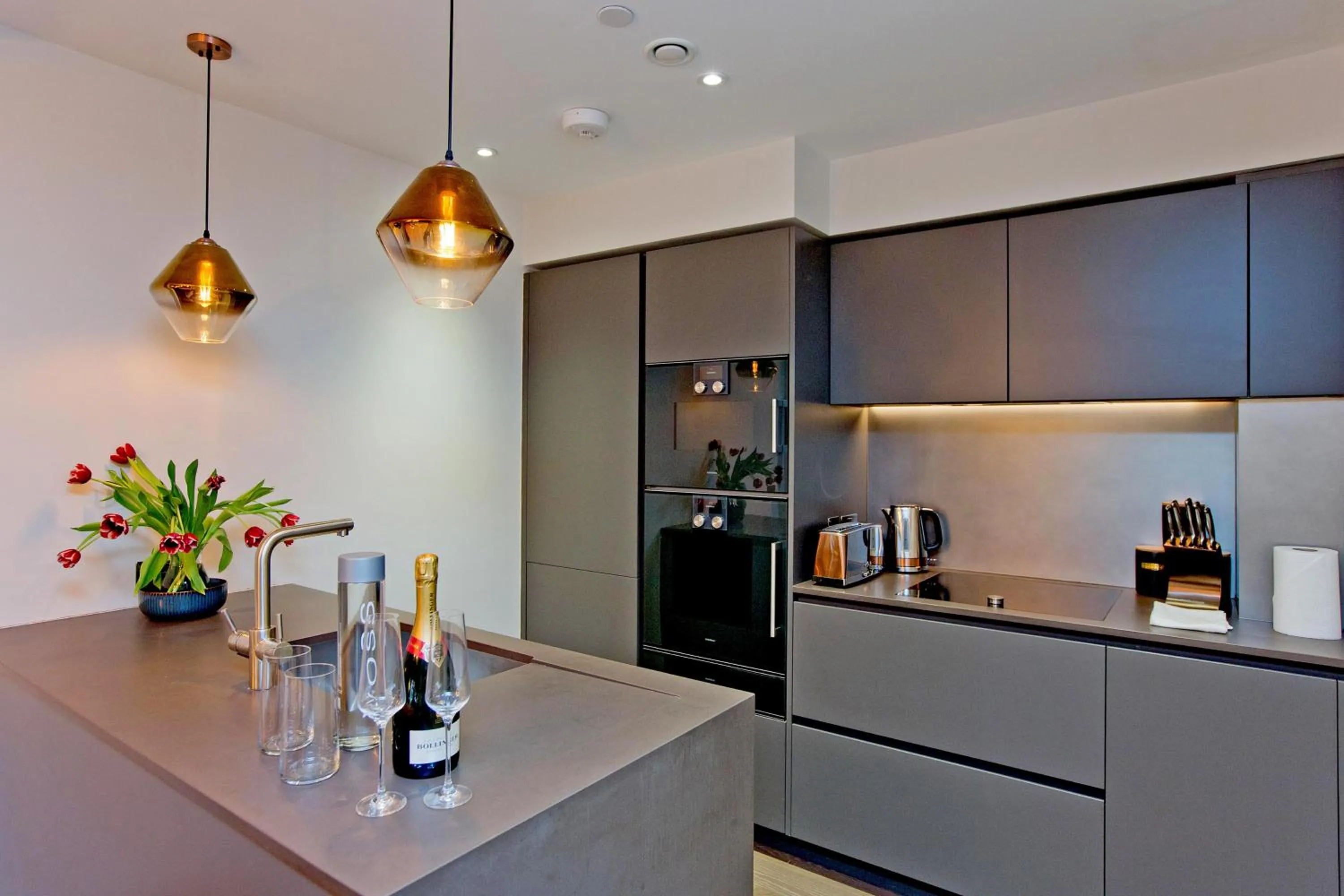 Kitchen or kitchenette in 37GS Residences