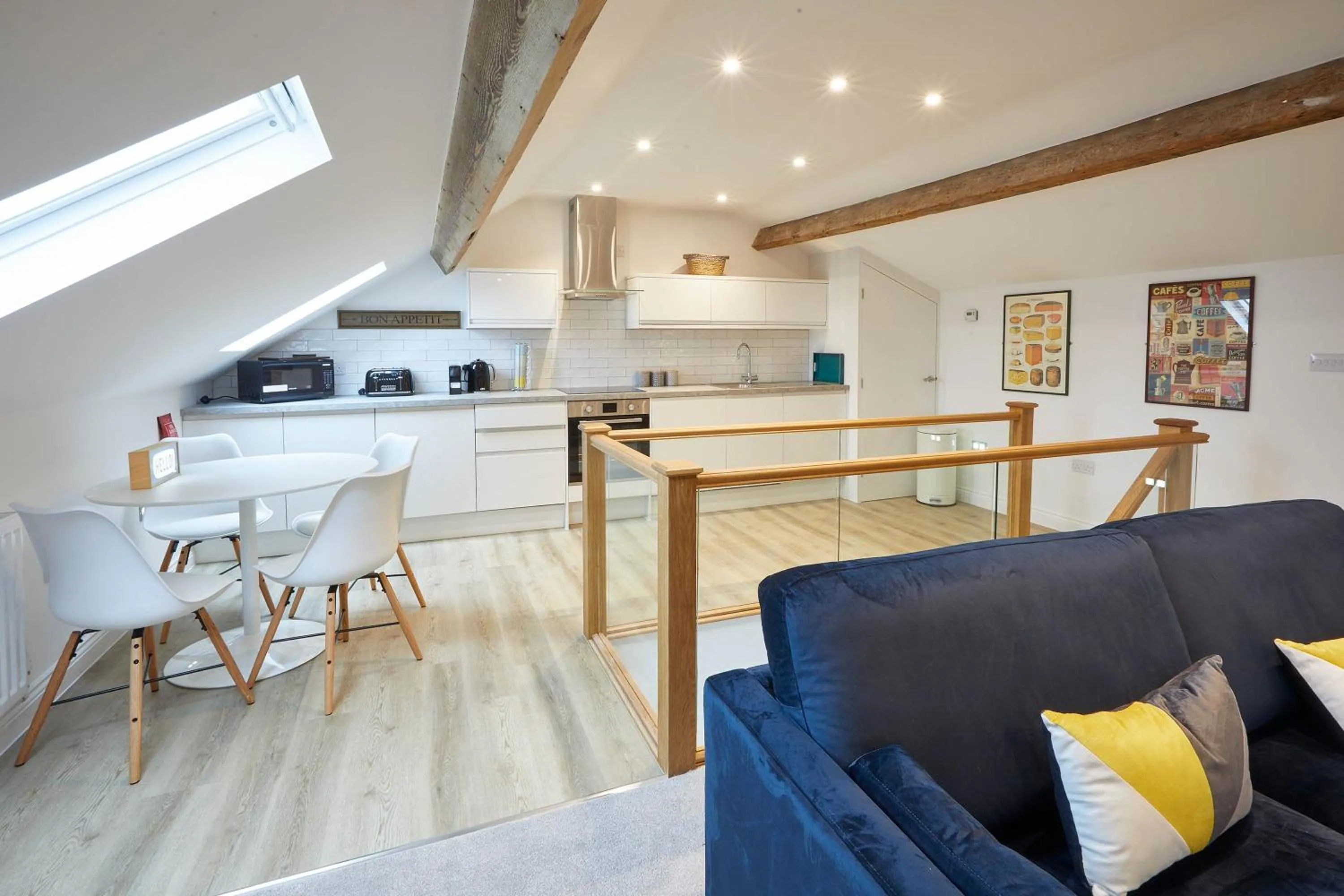 Host & Stay - Cornerhouse Apartments
