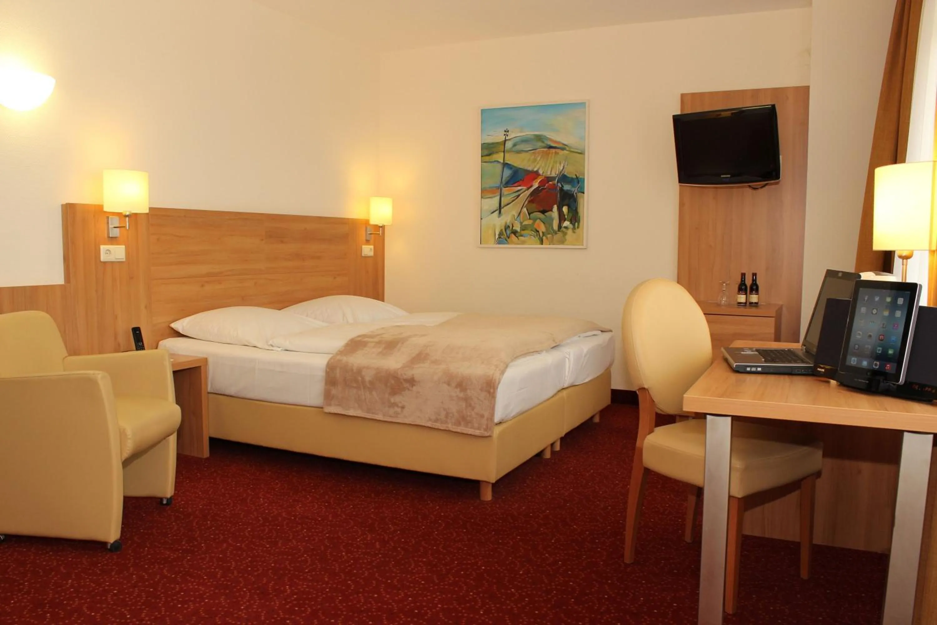 Photo of the whole room, Bed in Ringhotel Haus Oberwinter