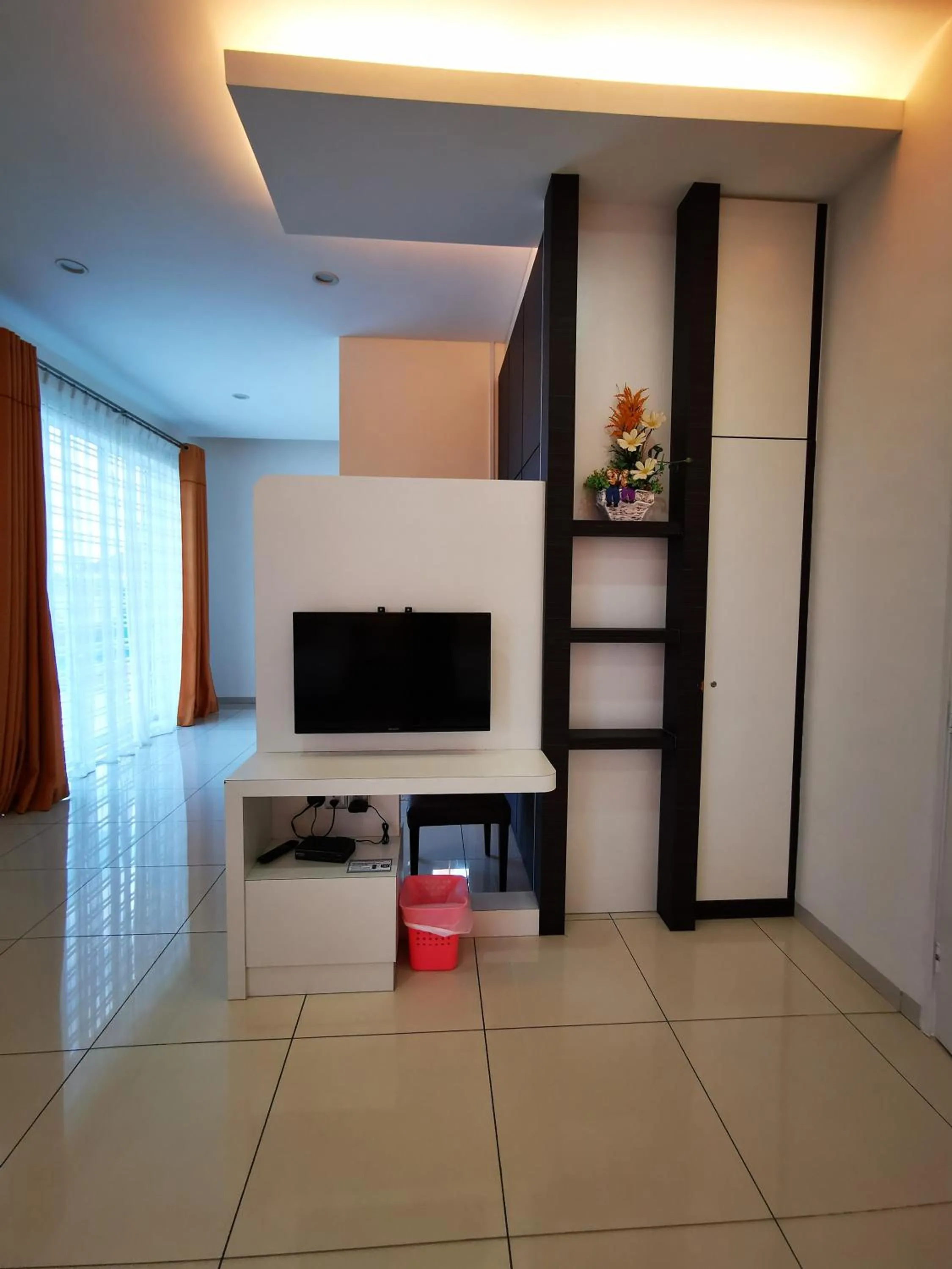 TV and multimedia in Warni Villa 13 Whole Or Room