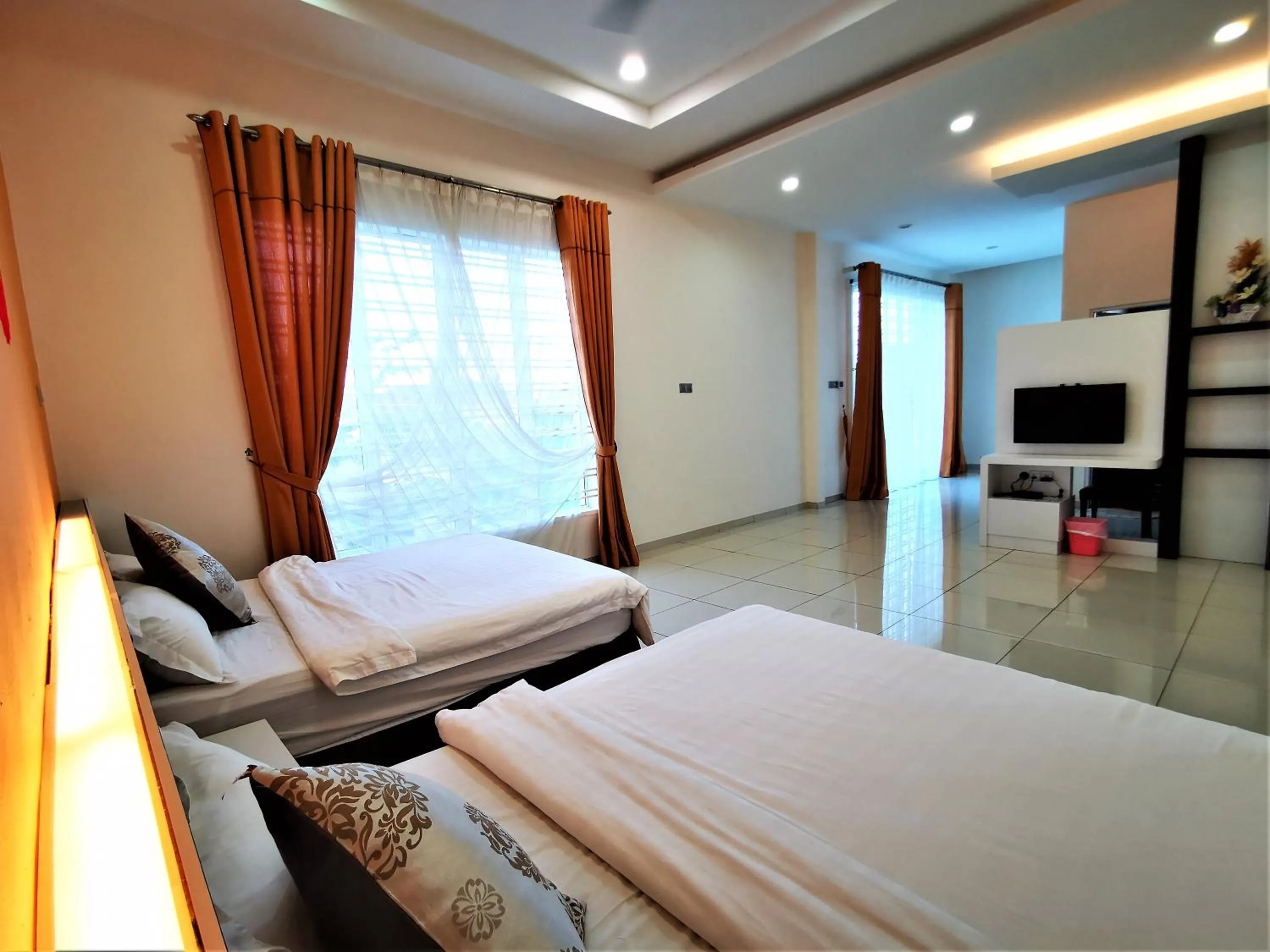 Photo of the whole room, Bed in Warni Villa 13 Whole Or Room