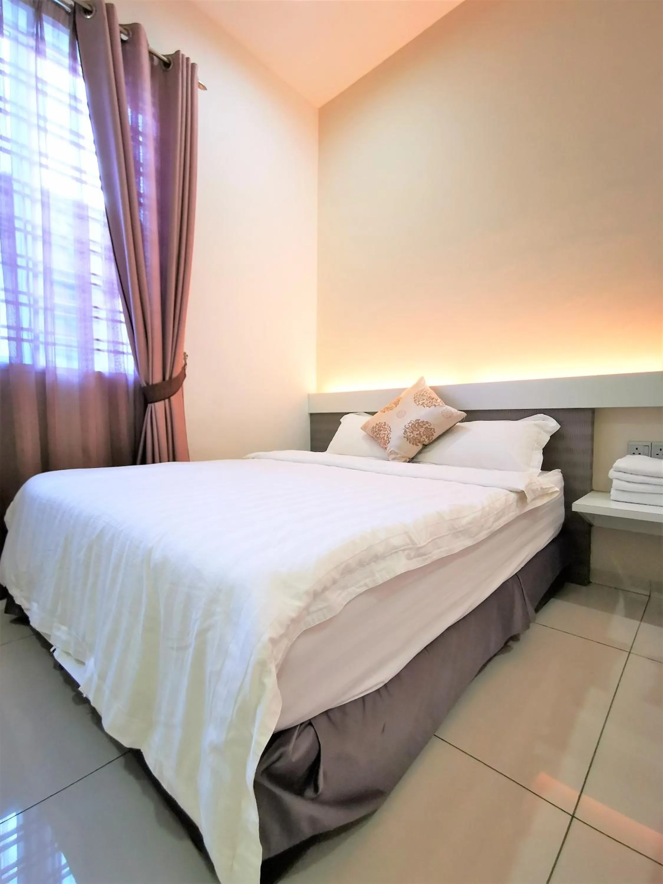 Photo of the whole room, Bed in Warni Villa 13 Whole Or Room
