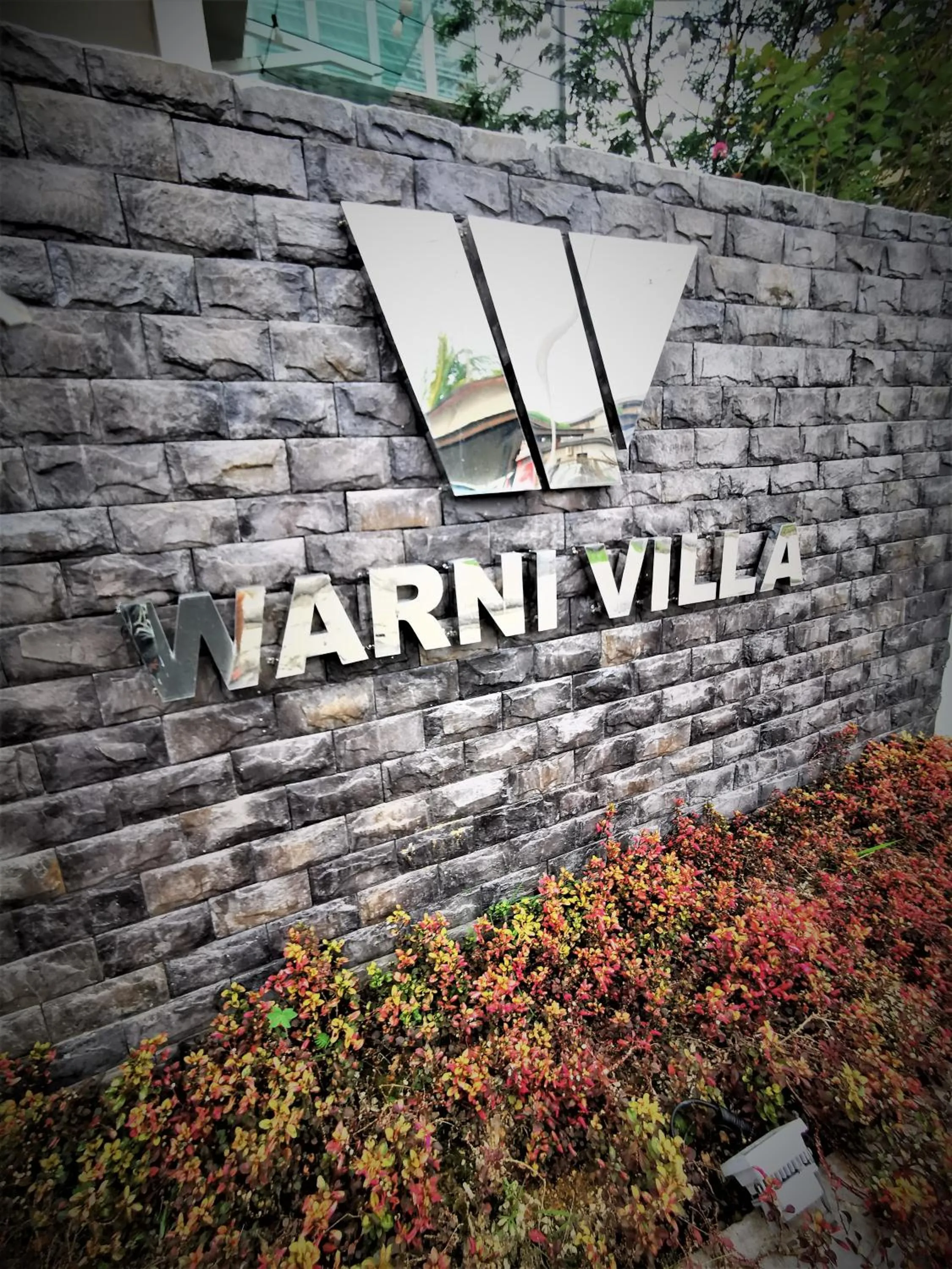 Property logo or sign in Warni Villa 13 Whole Or Room