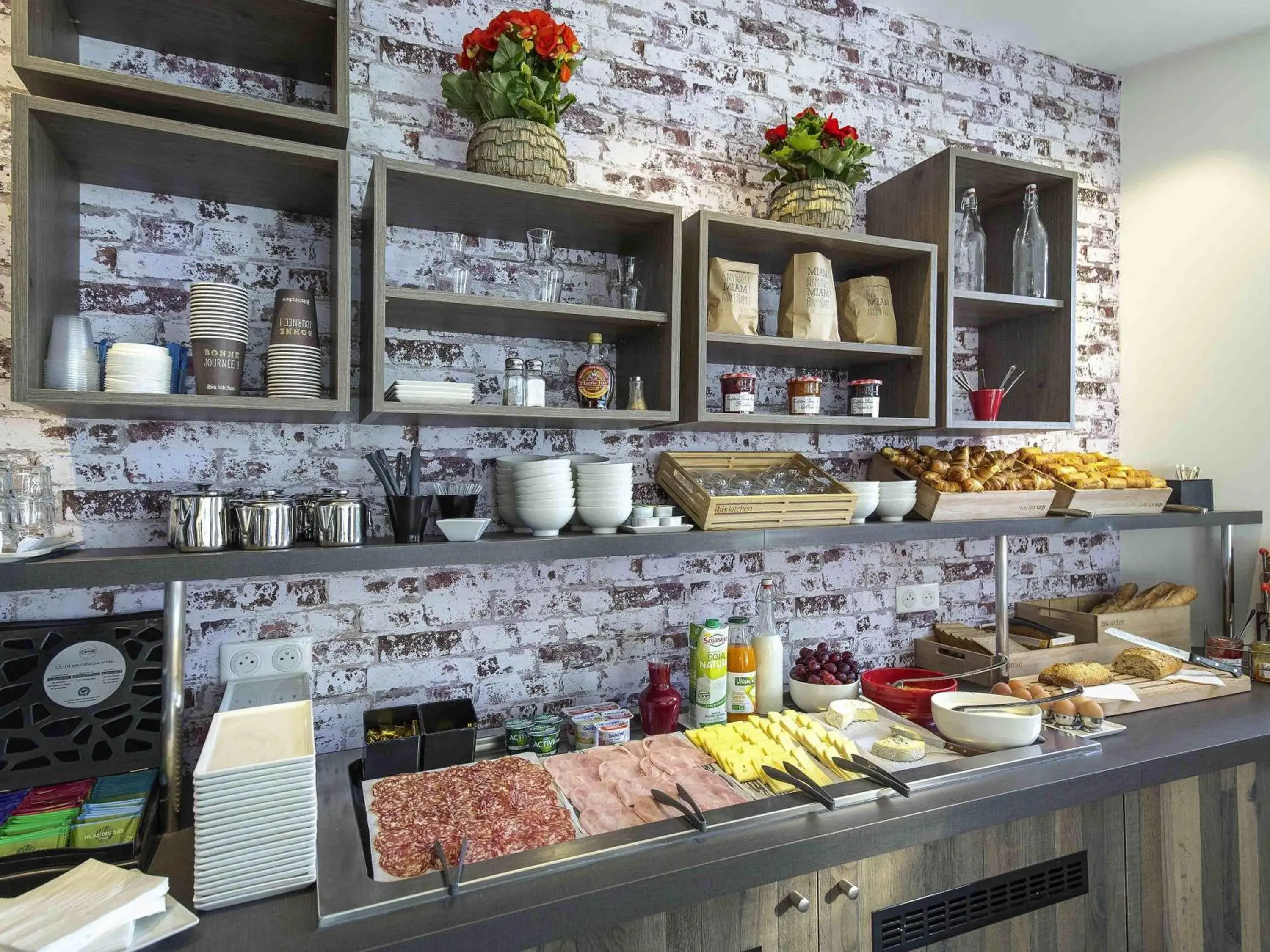 Breakfast in ibis Lyon Sud Vienne Saint-Louis Breakfast in ibis Lyon Sud Vienne Saint-Louis